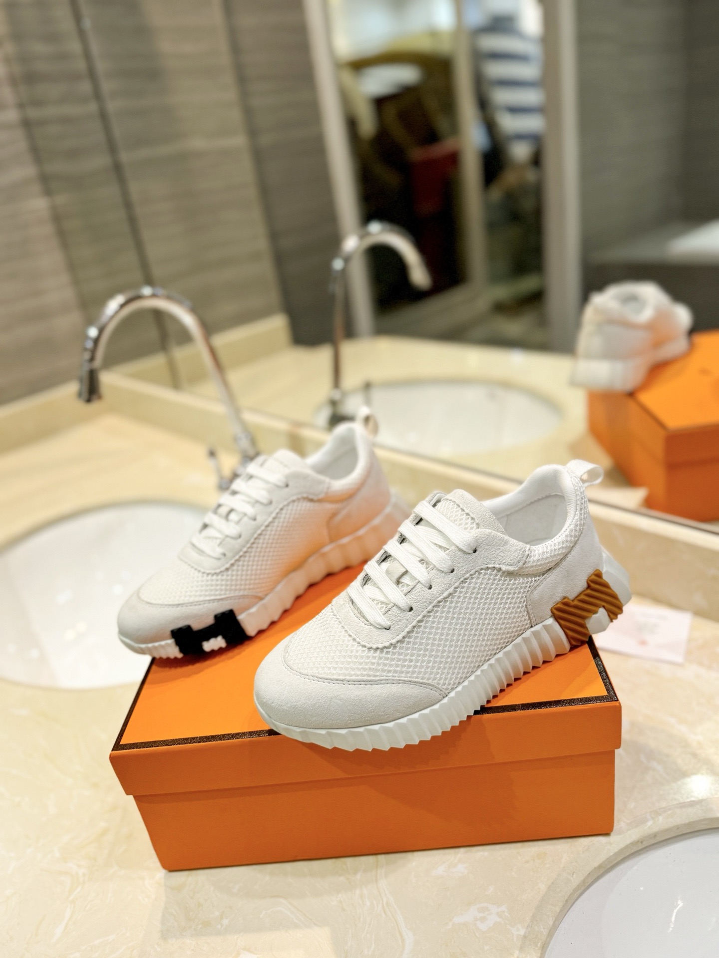 H**mes sneaker 2024101101