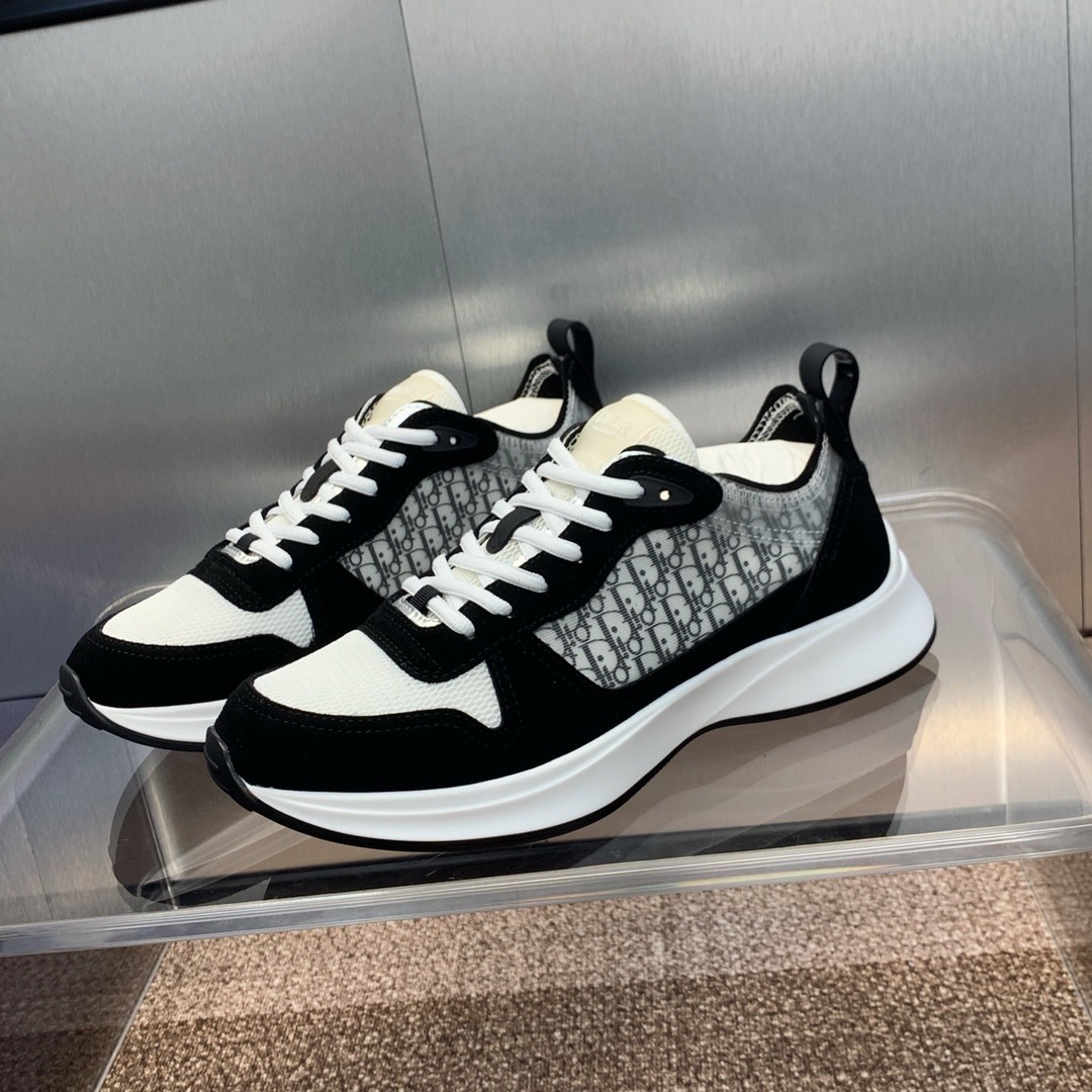 D*or sneaker 2024101801