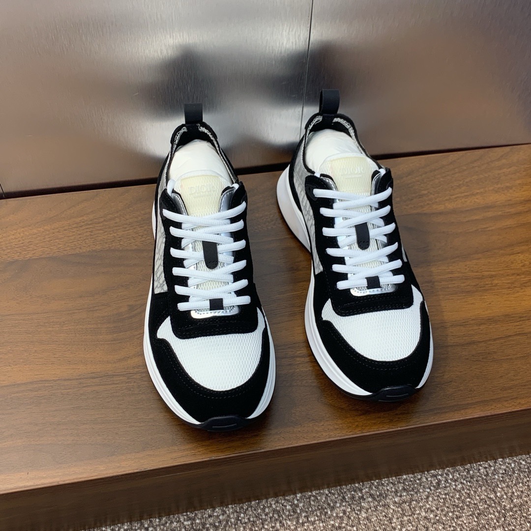 D*or sneaker 2024101801