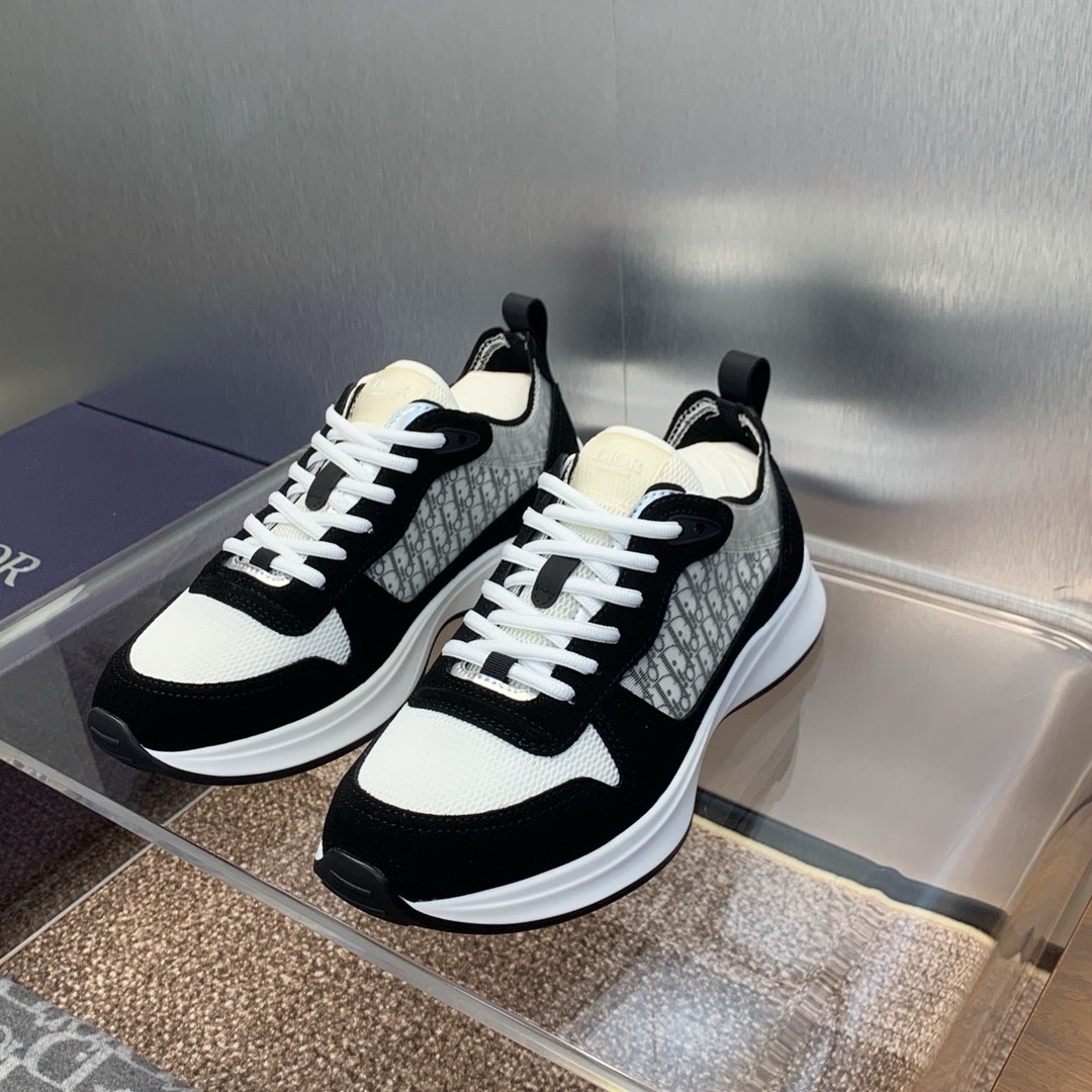 D*or sneaker 2024101801