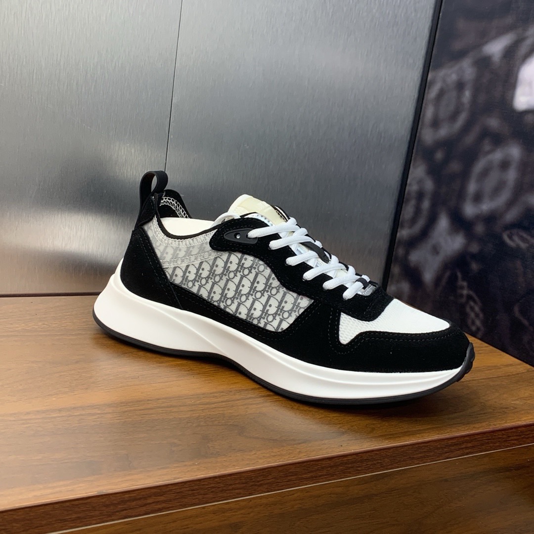 D*or sneaker 2024101801