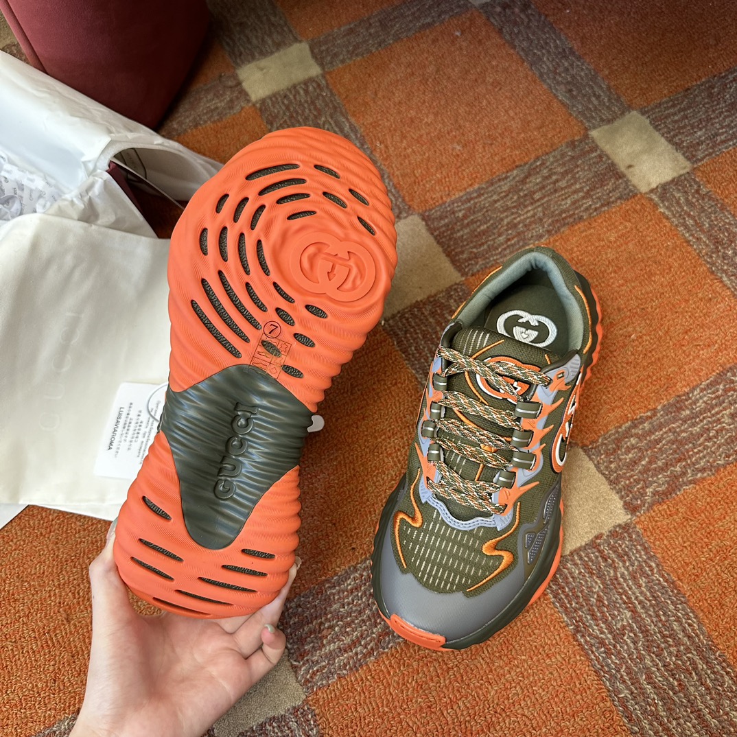 G*u*i sneaker 2024101801