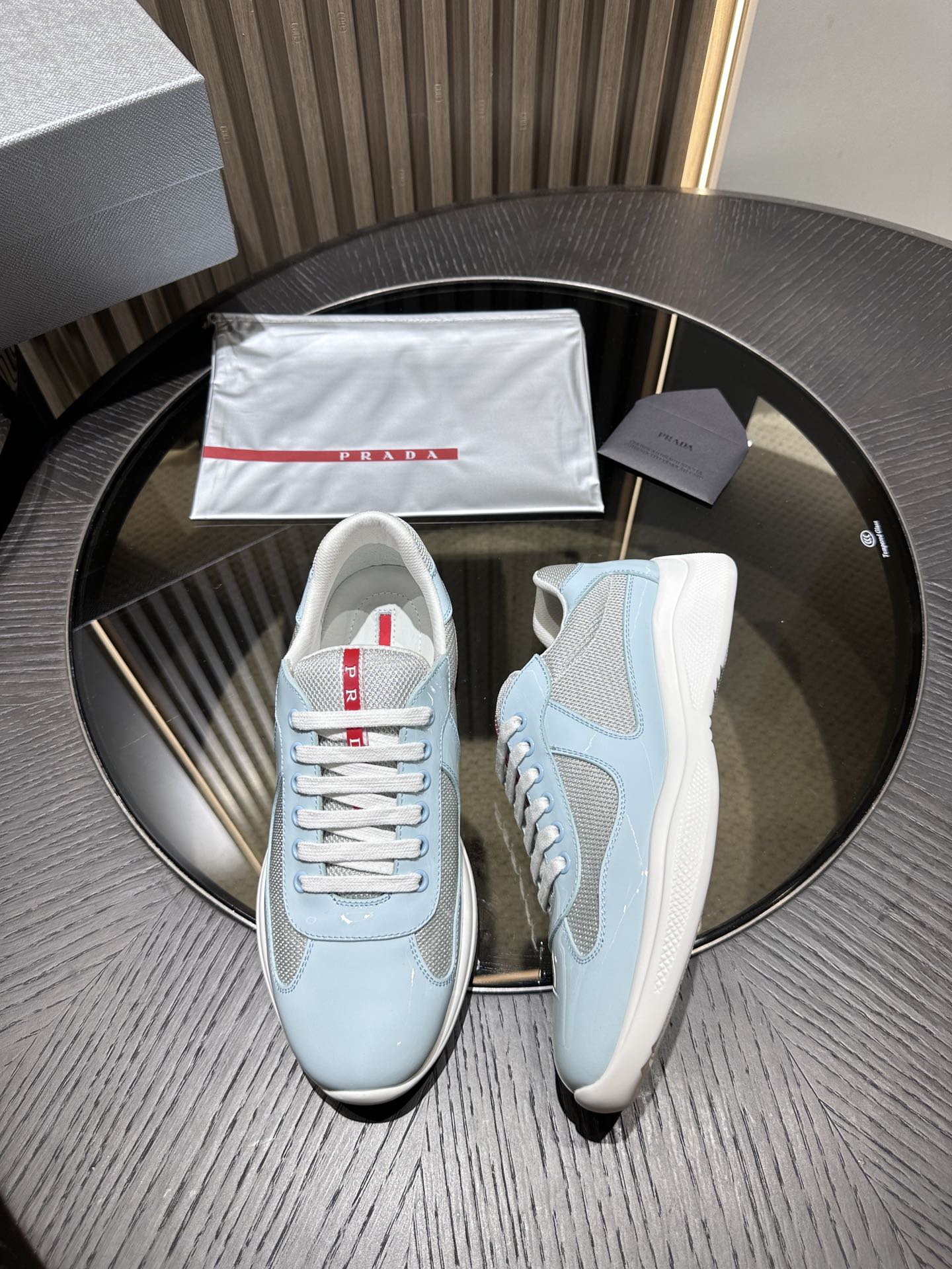 Pra*a sneaker 2024102501