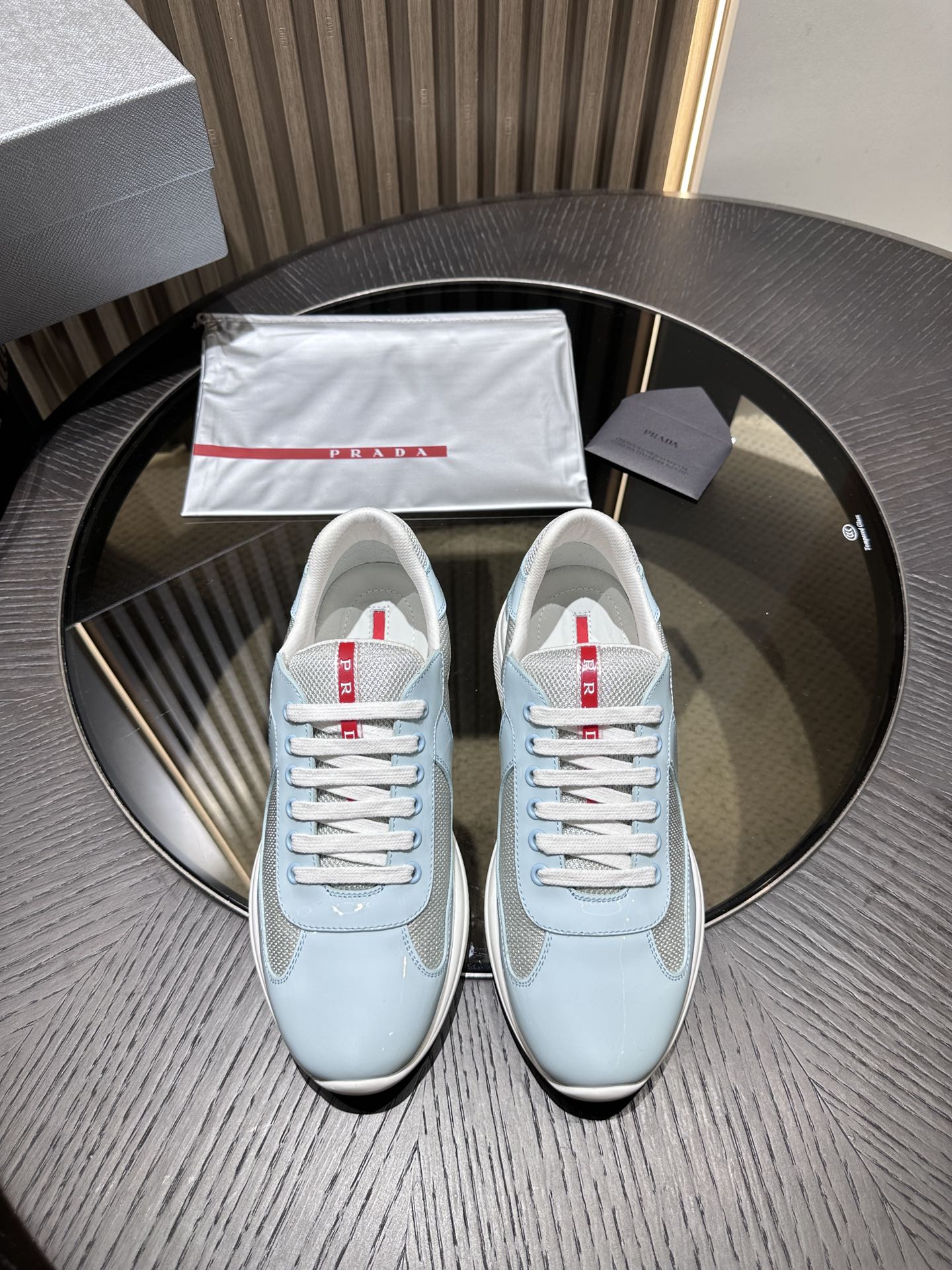 Pra*a sneaker 2024102501