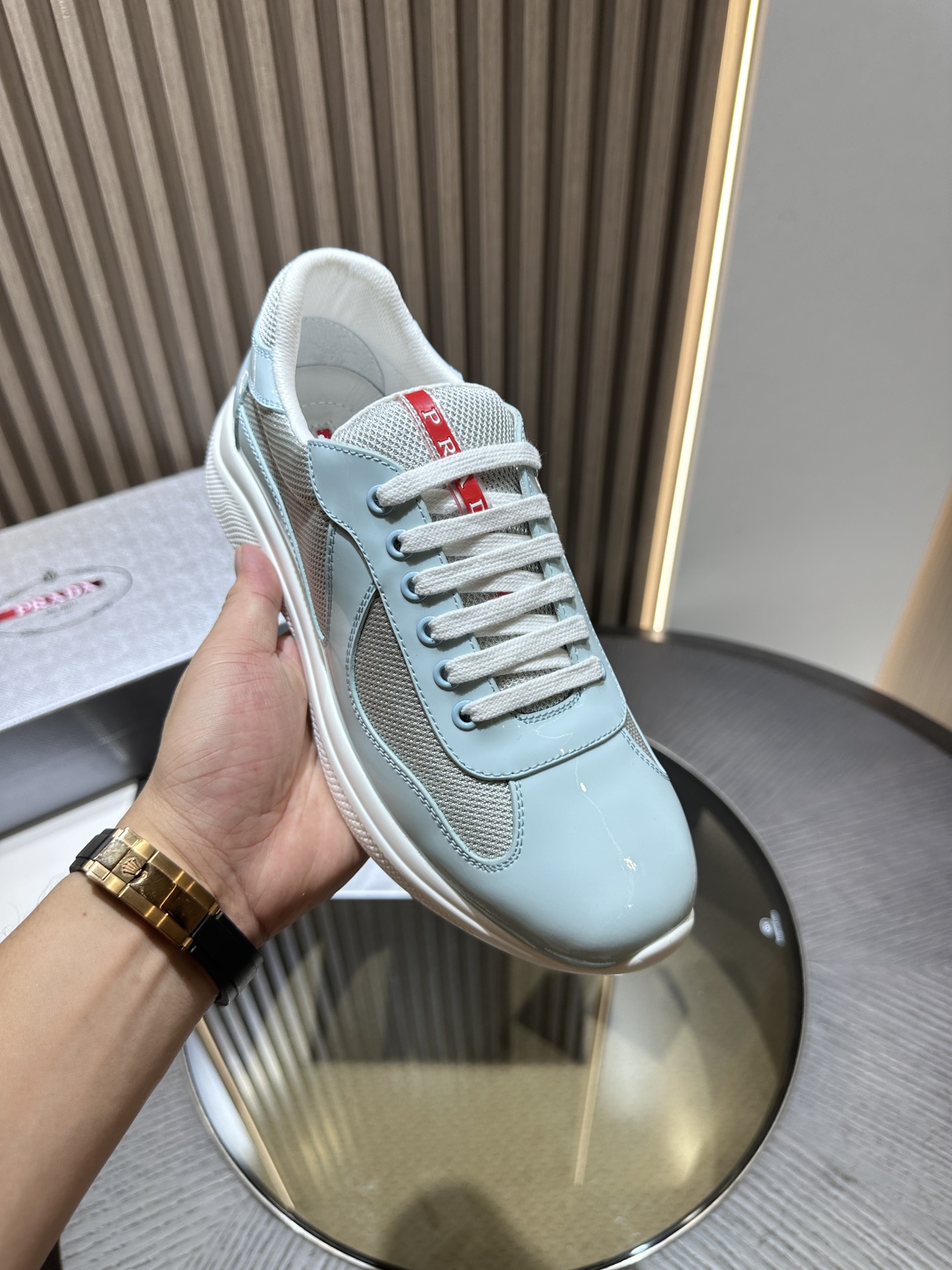 Pra*a sneaker 2024102501