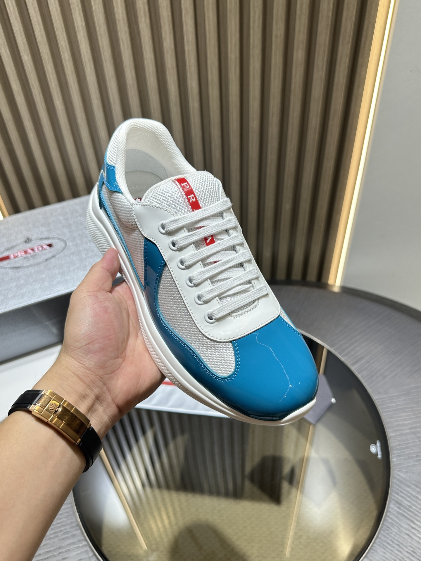 Pra*a sneaker 2024102502