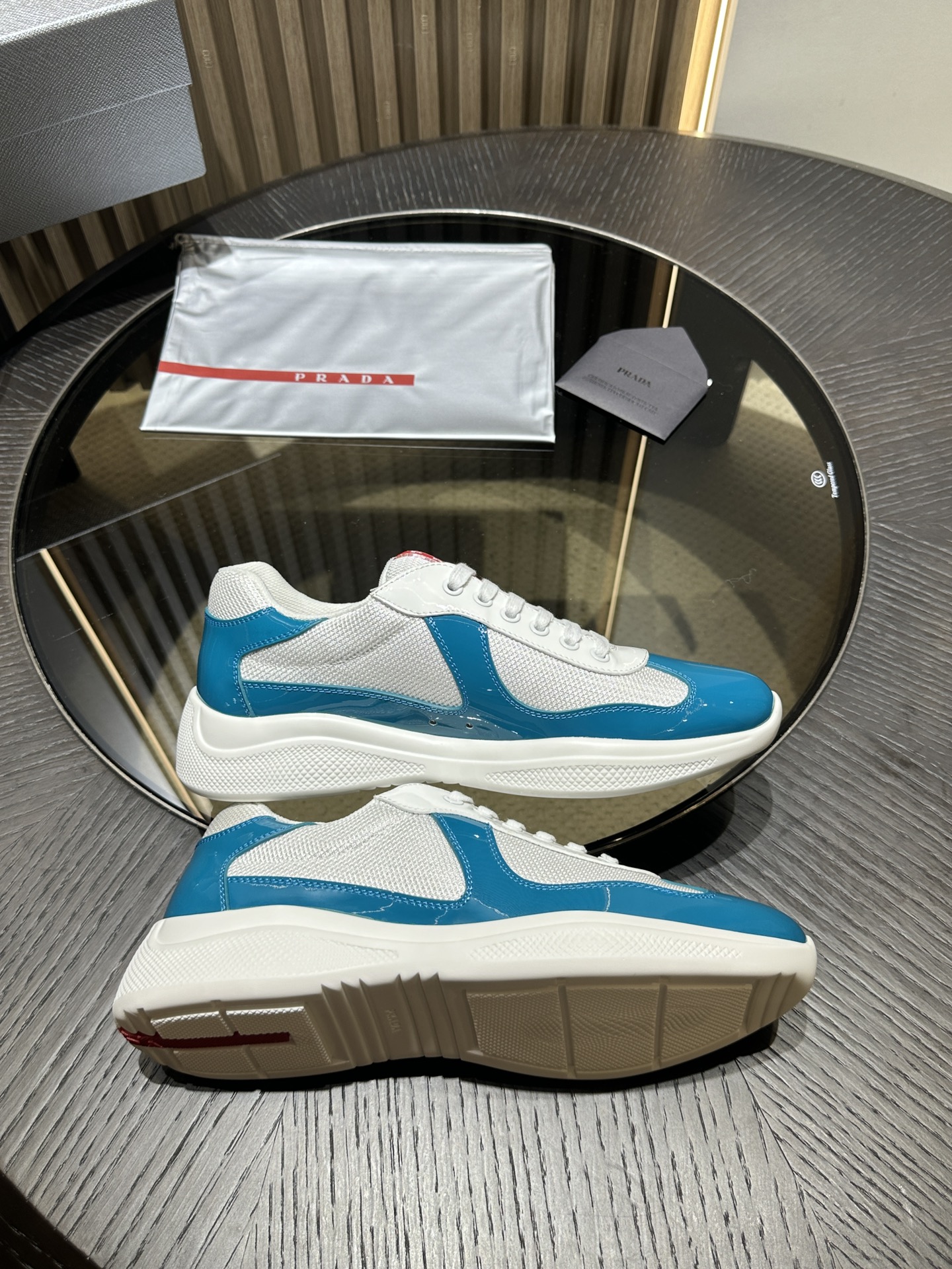 Pra*a sneaker 2024102502