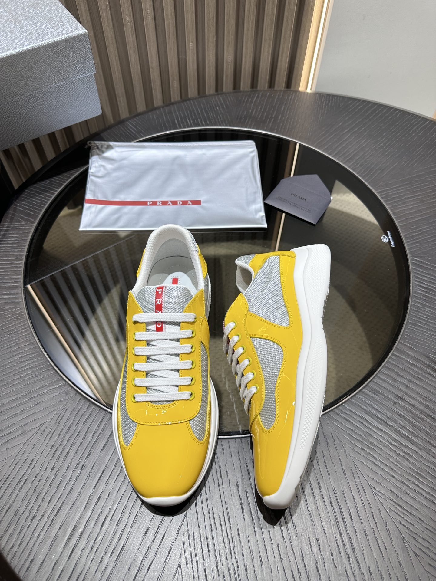 Pra*a sneaker 2024102503