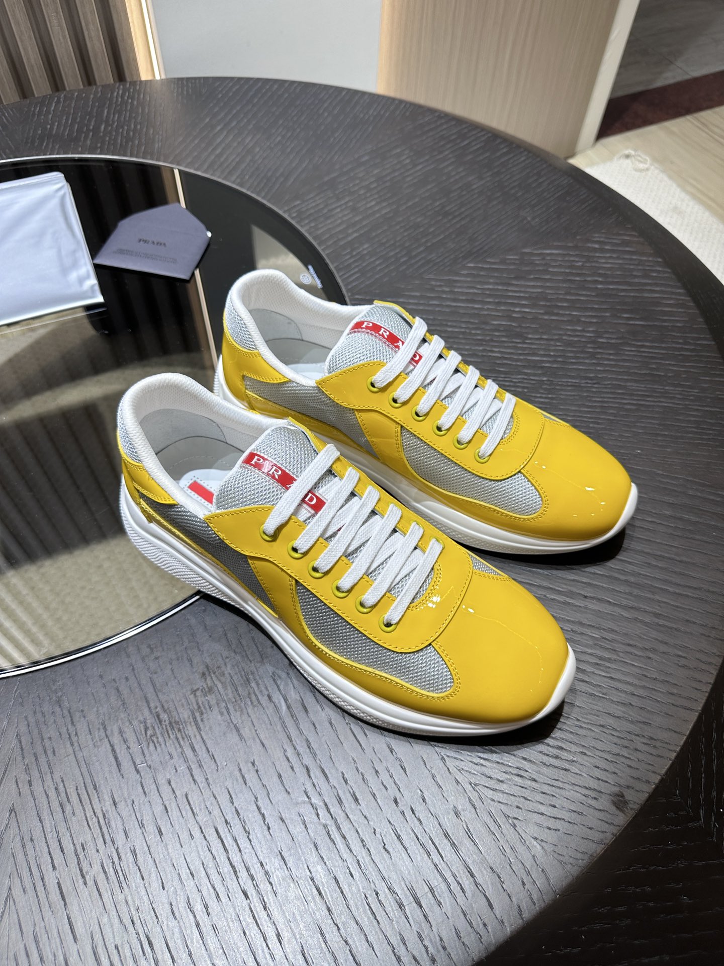 Pra*a sneaker 2024102503
