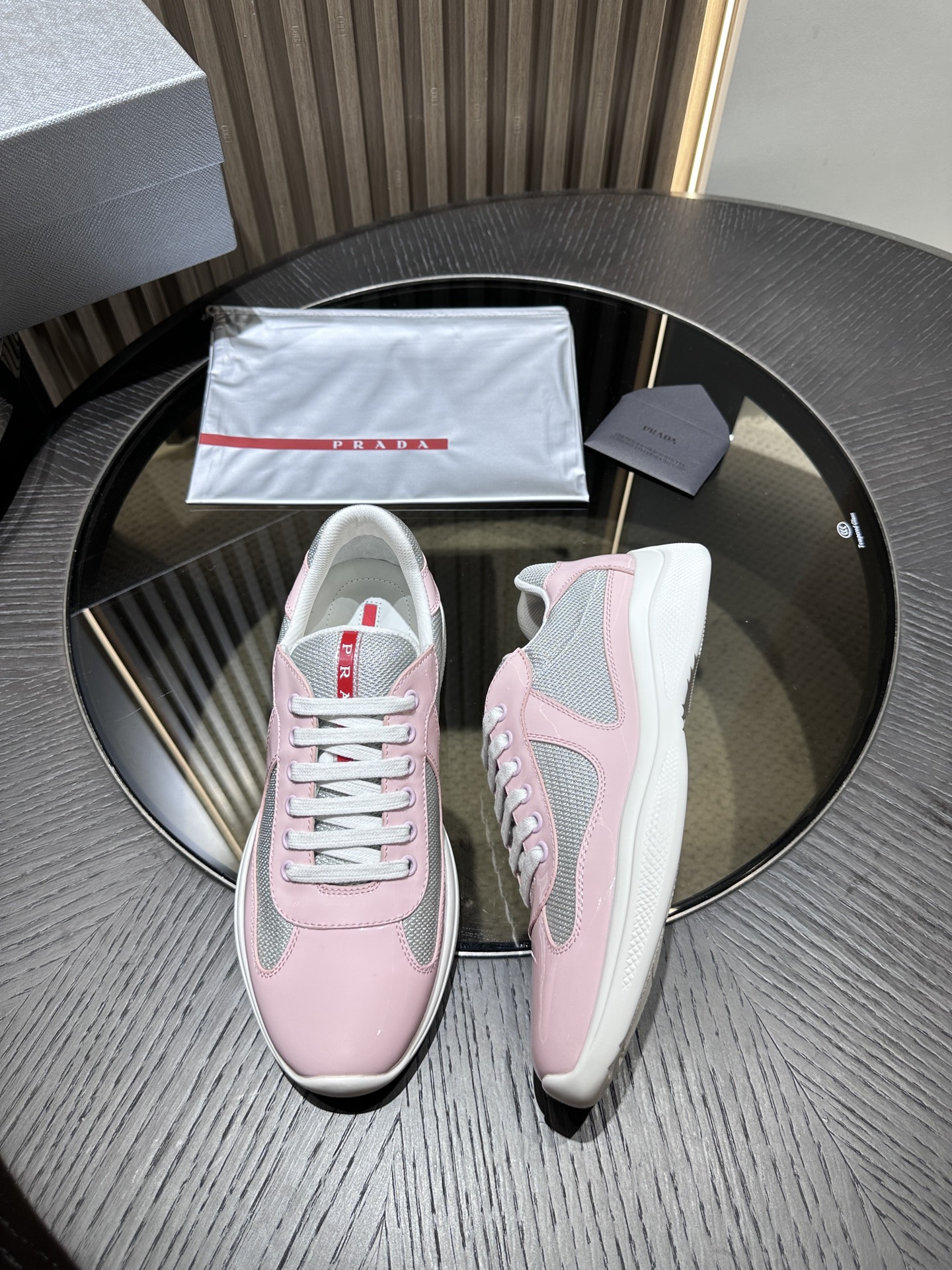 Pra*a sneaker 2024102504