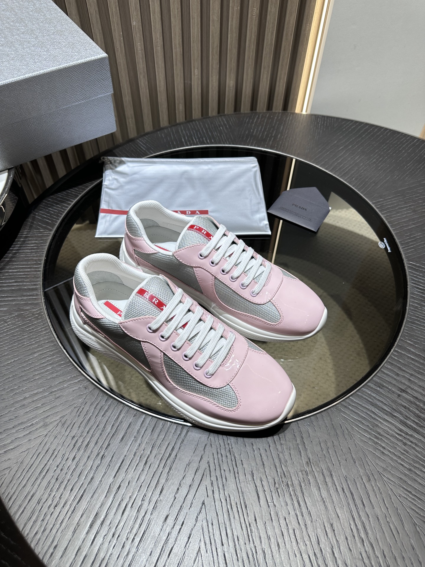 Pra*a sneaker 2024102504