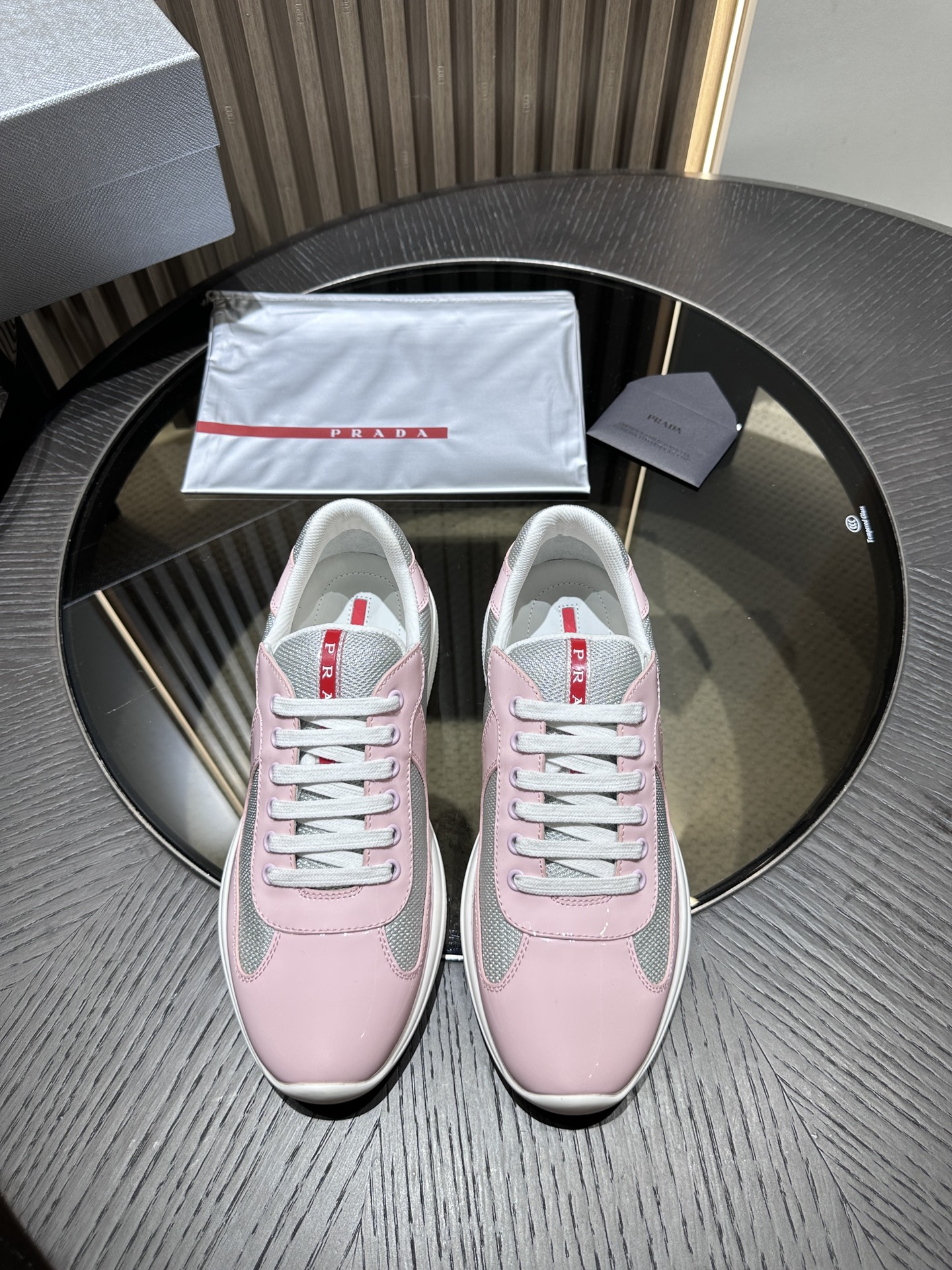 Pra*a sneaker 2024102504