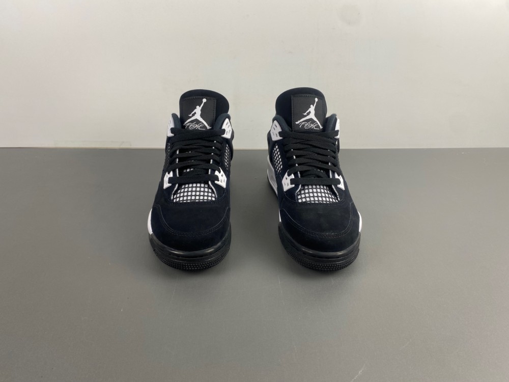 Jordan 4 Retro White Thunde kid