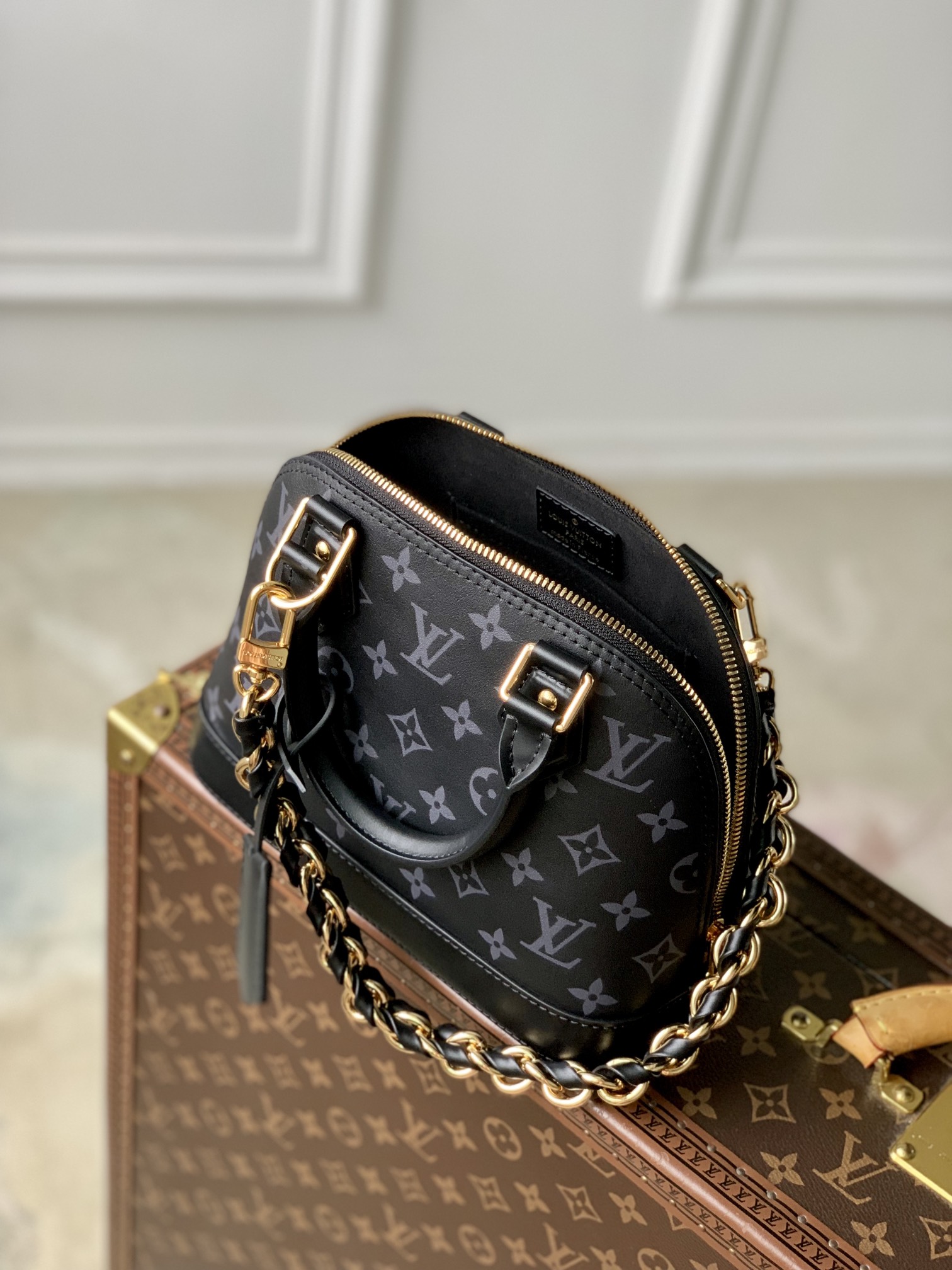 LV Alma BB black 23.5x17.5x11.5cm