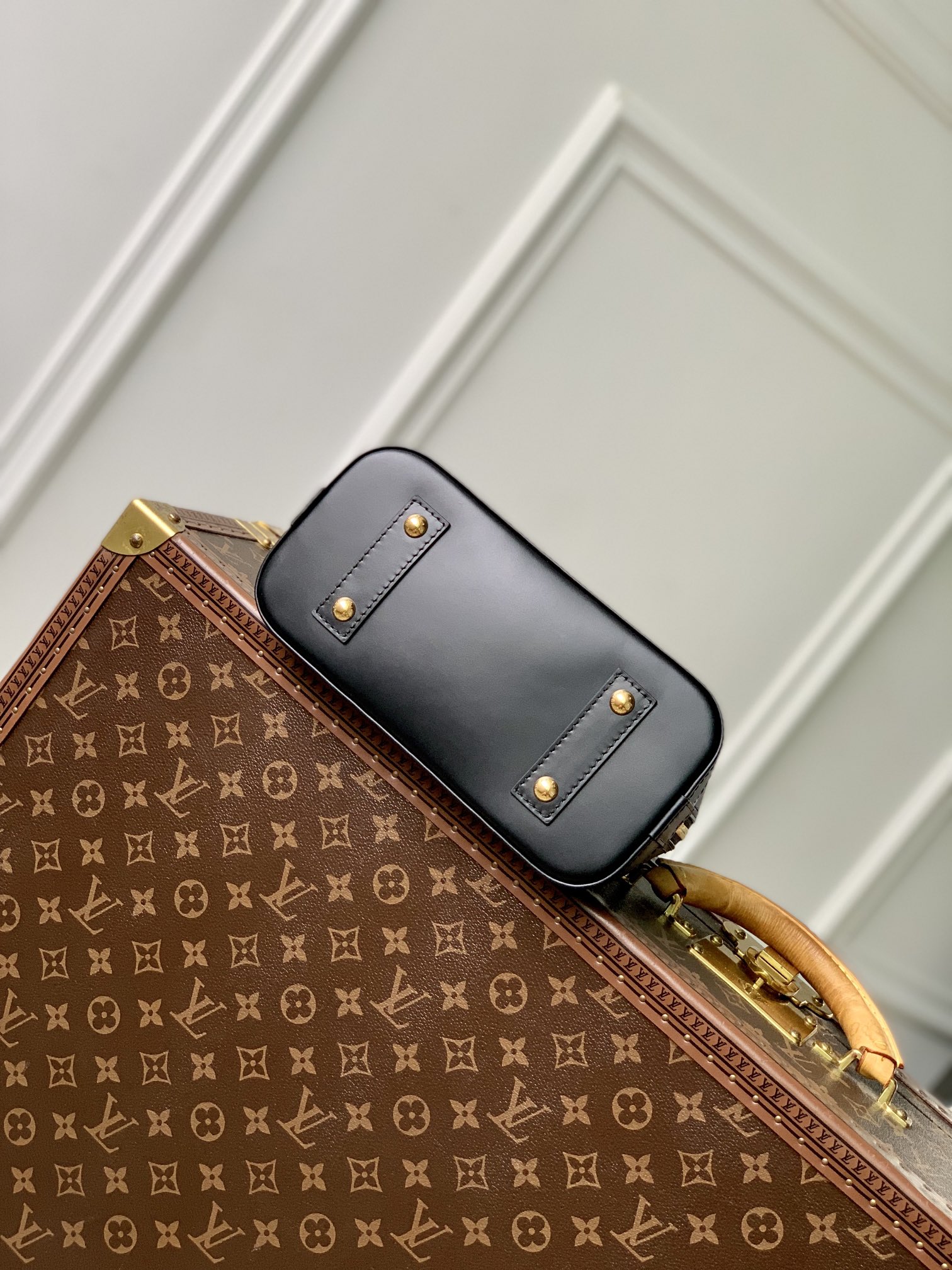 LV Alma BB black 23.5x17.5x11.5cm