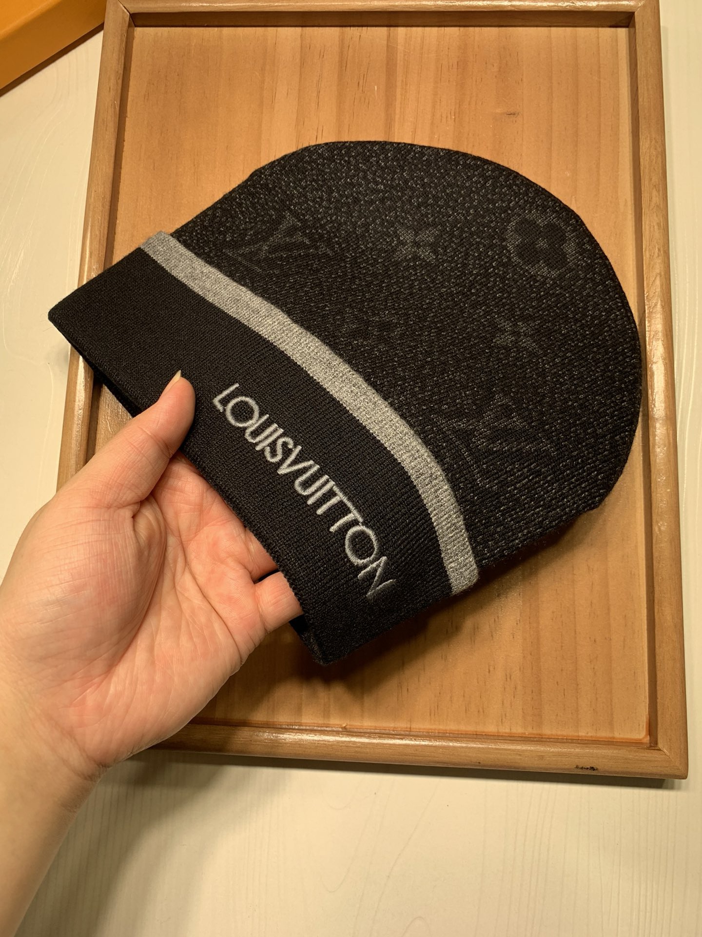 LV hat 20241029001