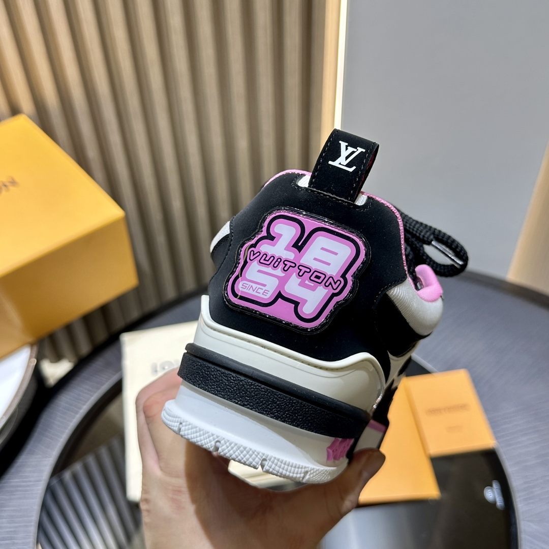LV sneaker 2024103103