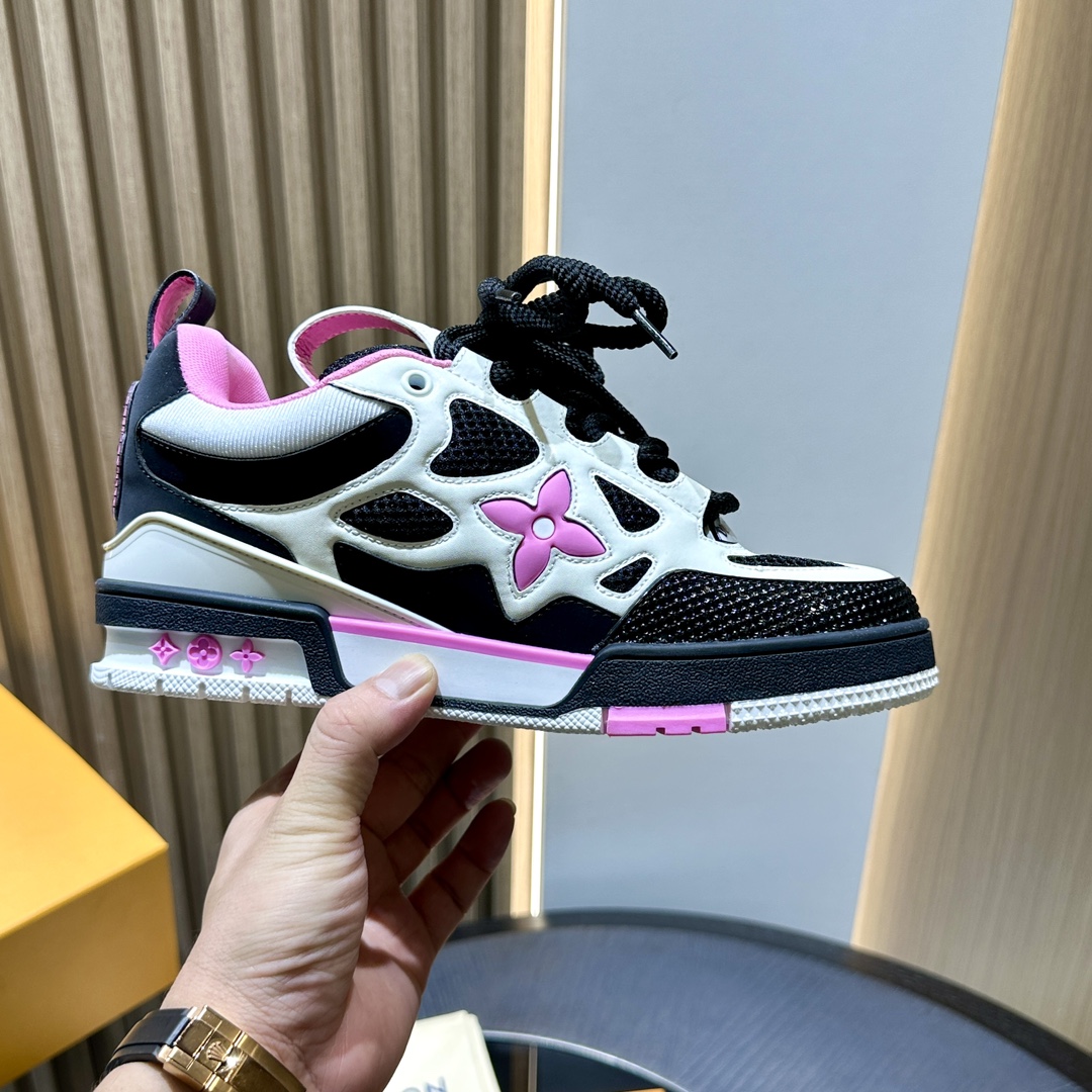 LV sneaker 2024103103