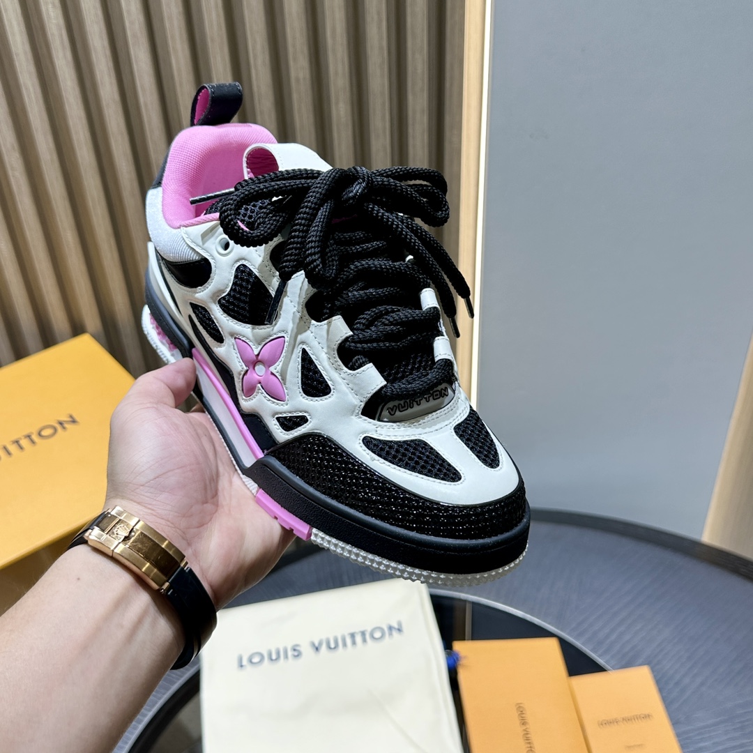 LV sneaker 2024103103