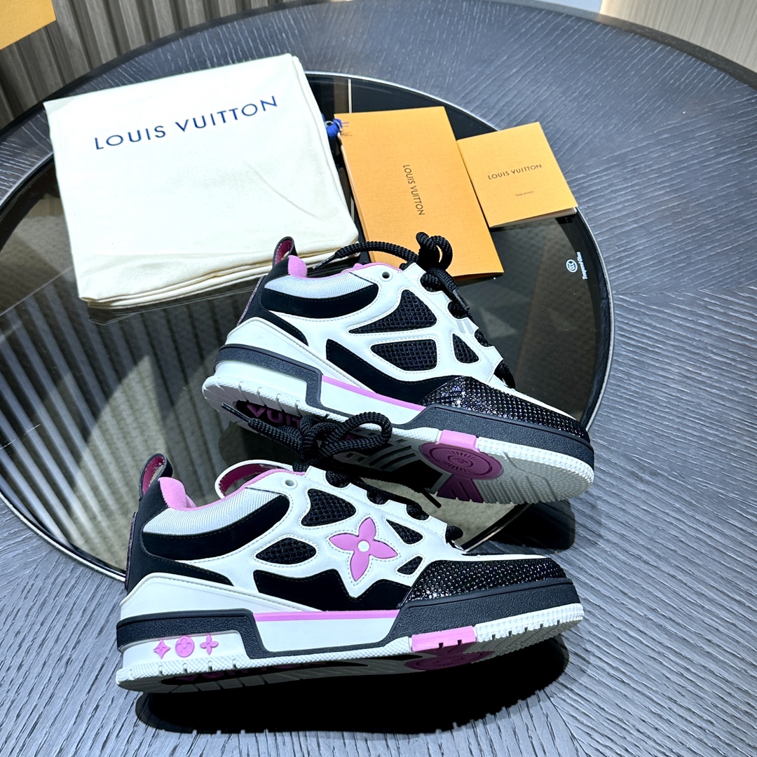 LV sneaker 2024103103