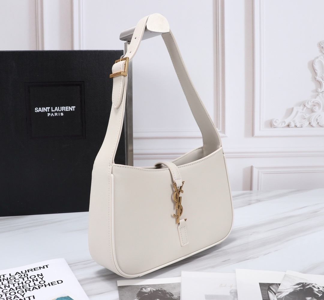 y*l Sa**t Lau*nt le 5 a 7 bag 25*14*6cm