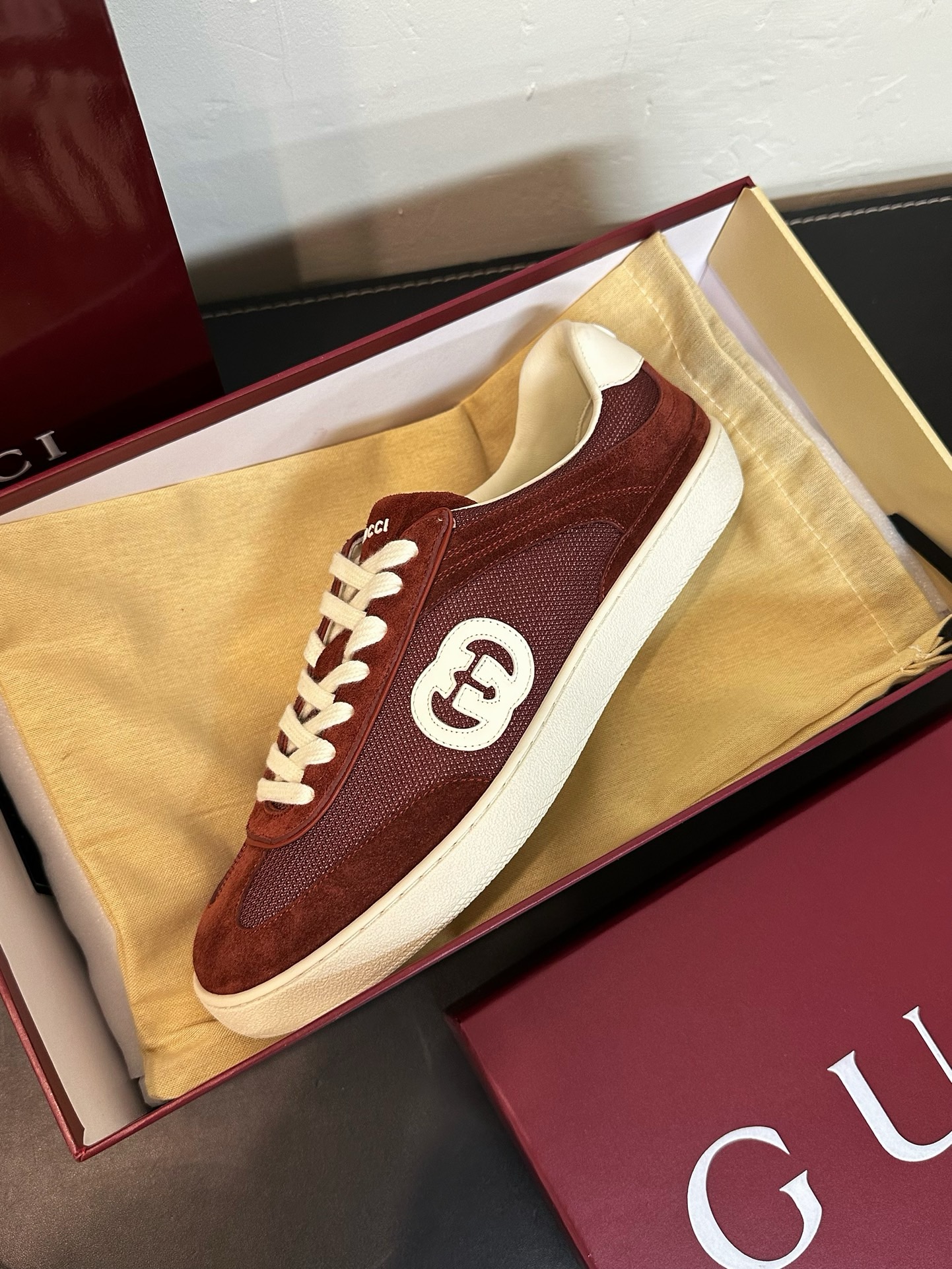 G*u*i sneaker 2024110901