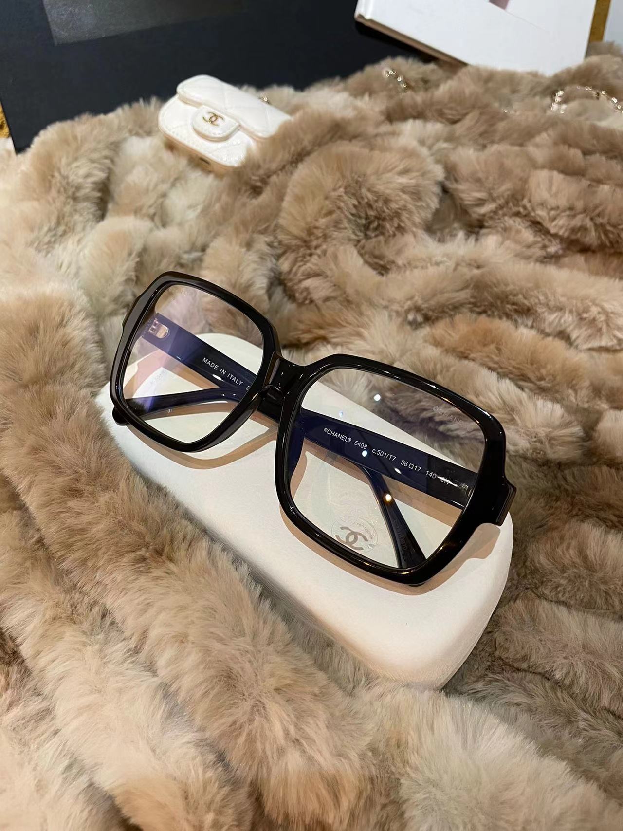Ch*el glasses 2024111401