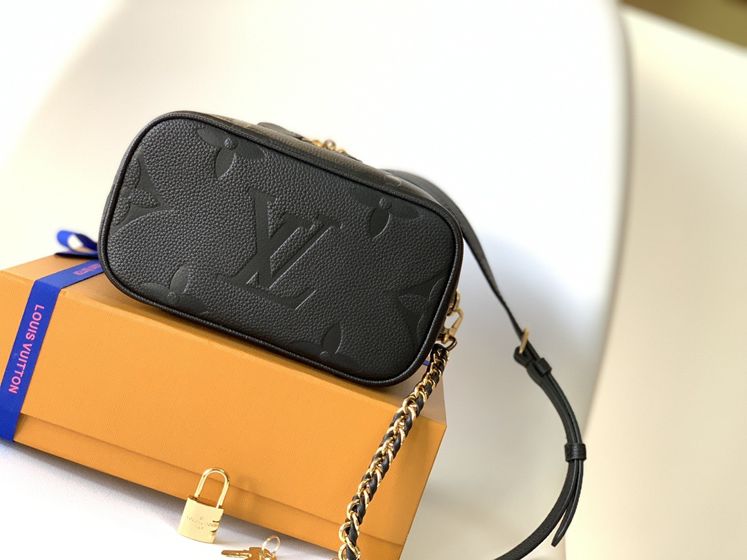lv l**is V*t*n vanity bag pm black leather 19*13*11cm