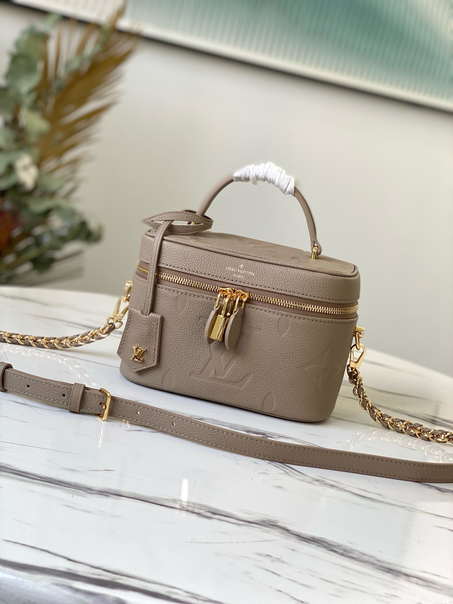 lv l**is V*t*n vanity bag pm leather 19*13*11cm 2024112002