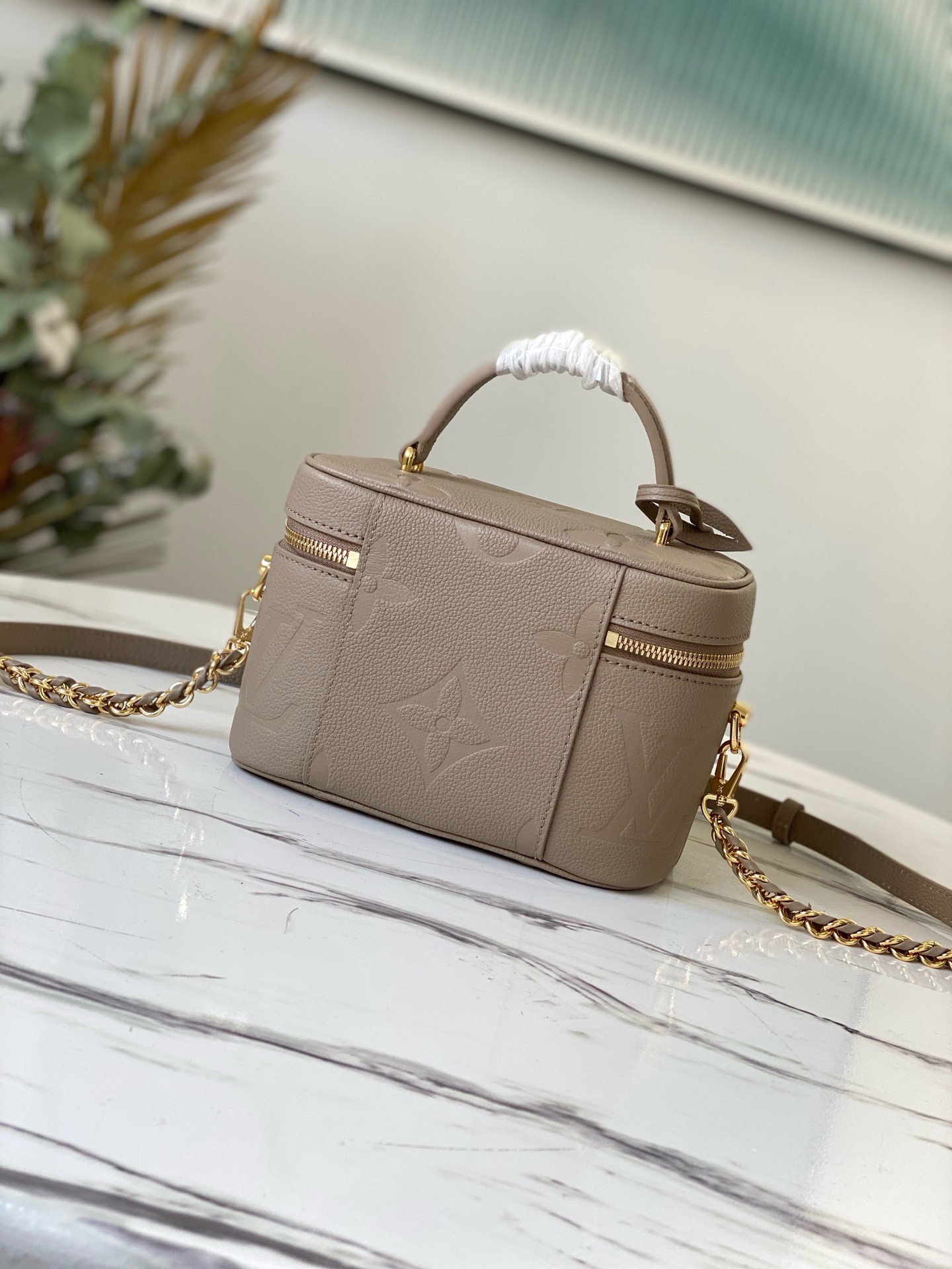 lv l**is V*t*n vanity bag pm leather 19*13*11cm 2024112002