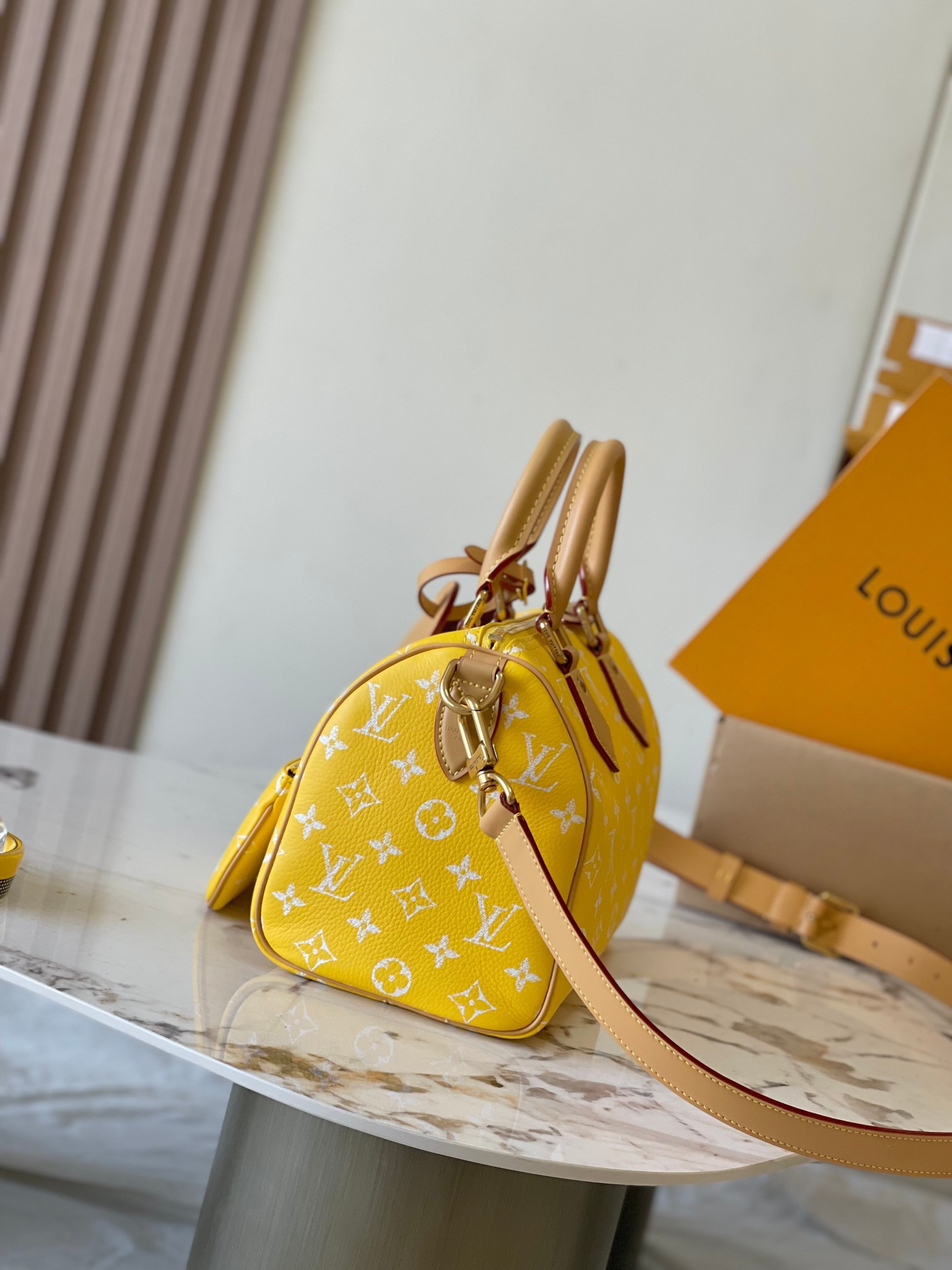 lv l**is V*t*n speedy p9 bandouliere 25 25*15*15cm