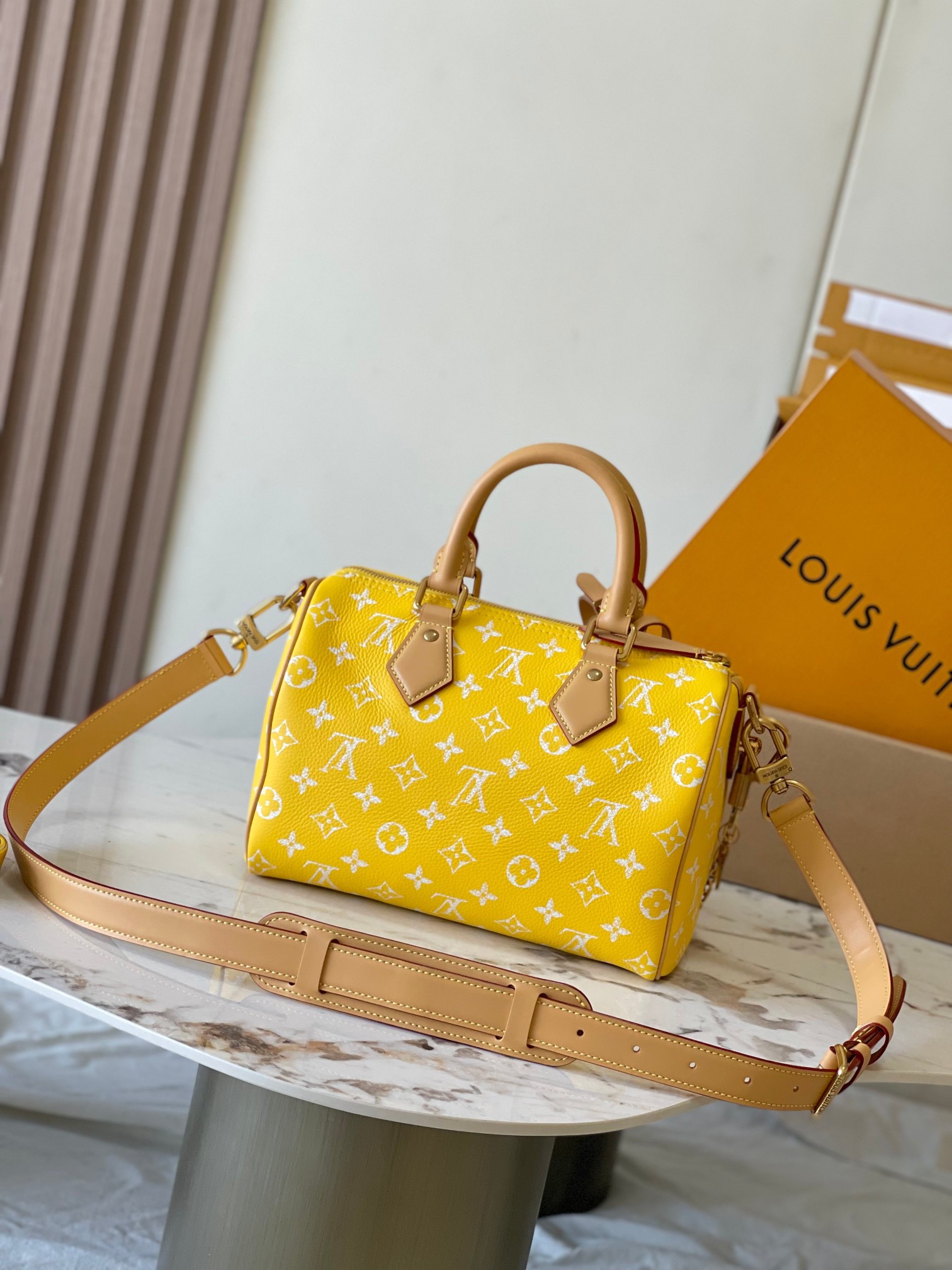 lv l**is V*t*n speedy p9 bandouliere 25 25*15*15cm