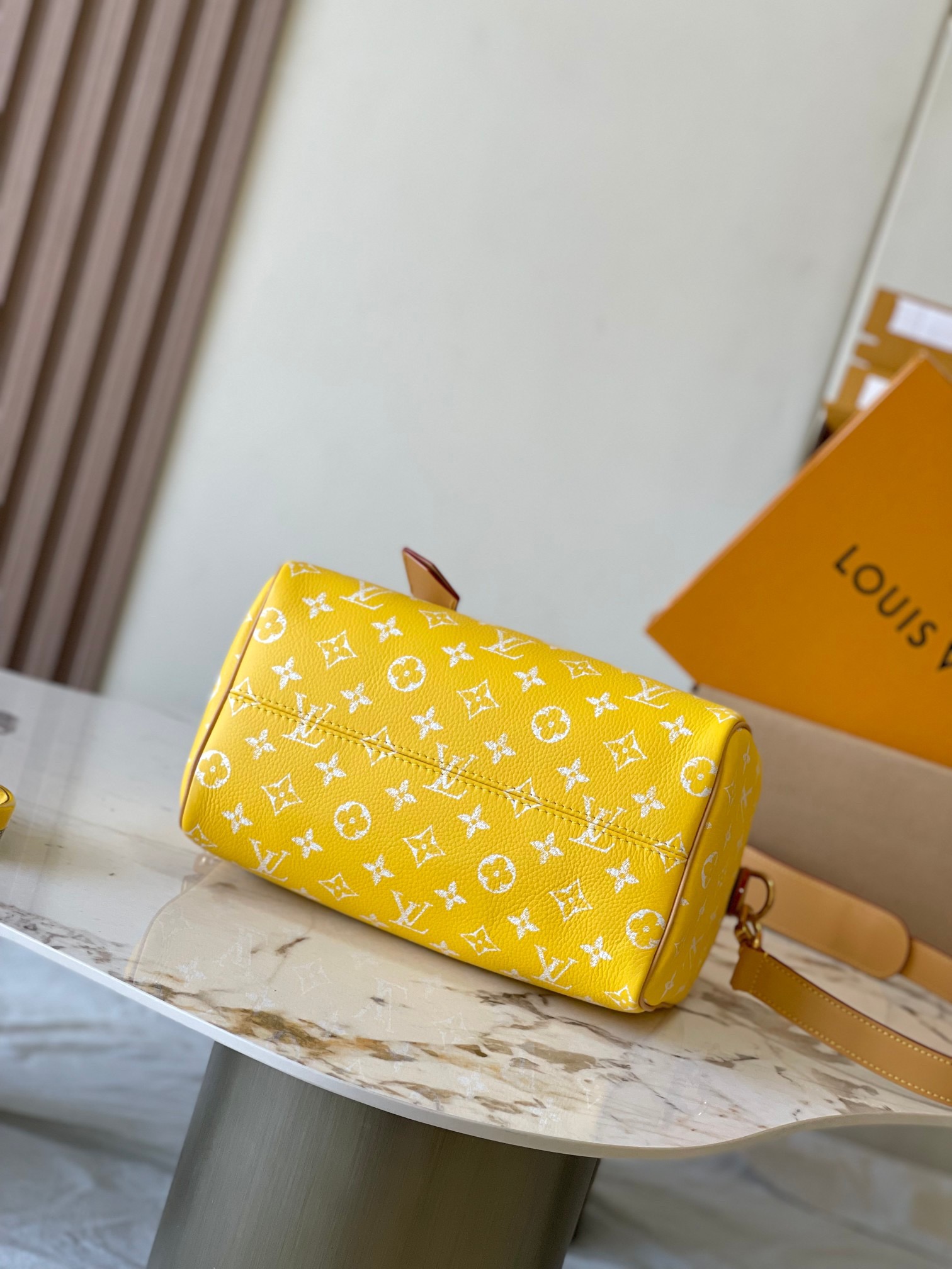 lv l**is V*t*n speedy p9 bandouliere 25 25*15*15cm