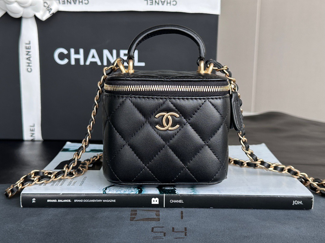 Ch*el lambskin mini top handle vanity case 11*8.5*7cm