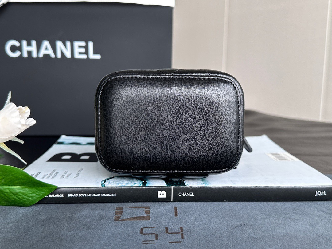 Ch*el lambskin mini top handle vanity case 11*8.5*7cm