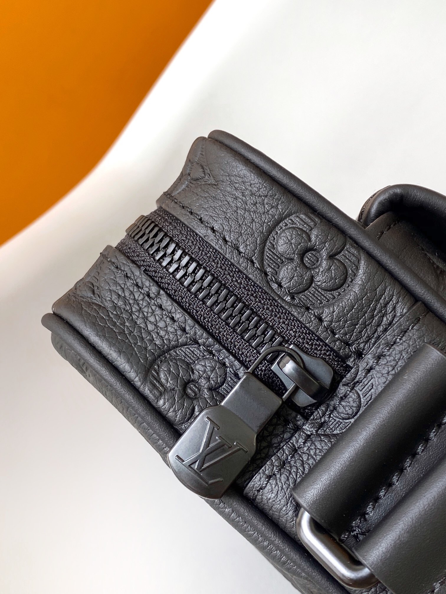 LV Monogram Shadow Getaway 19CM