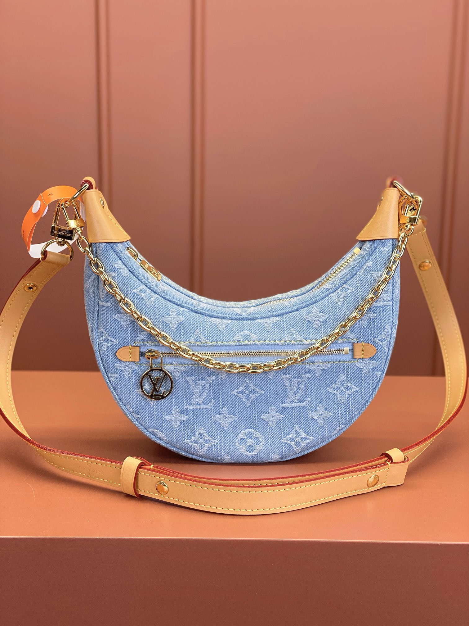 lv l**is V*t*n loop sky blue denim 23*13*6cm