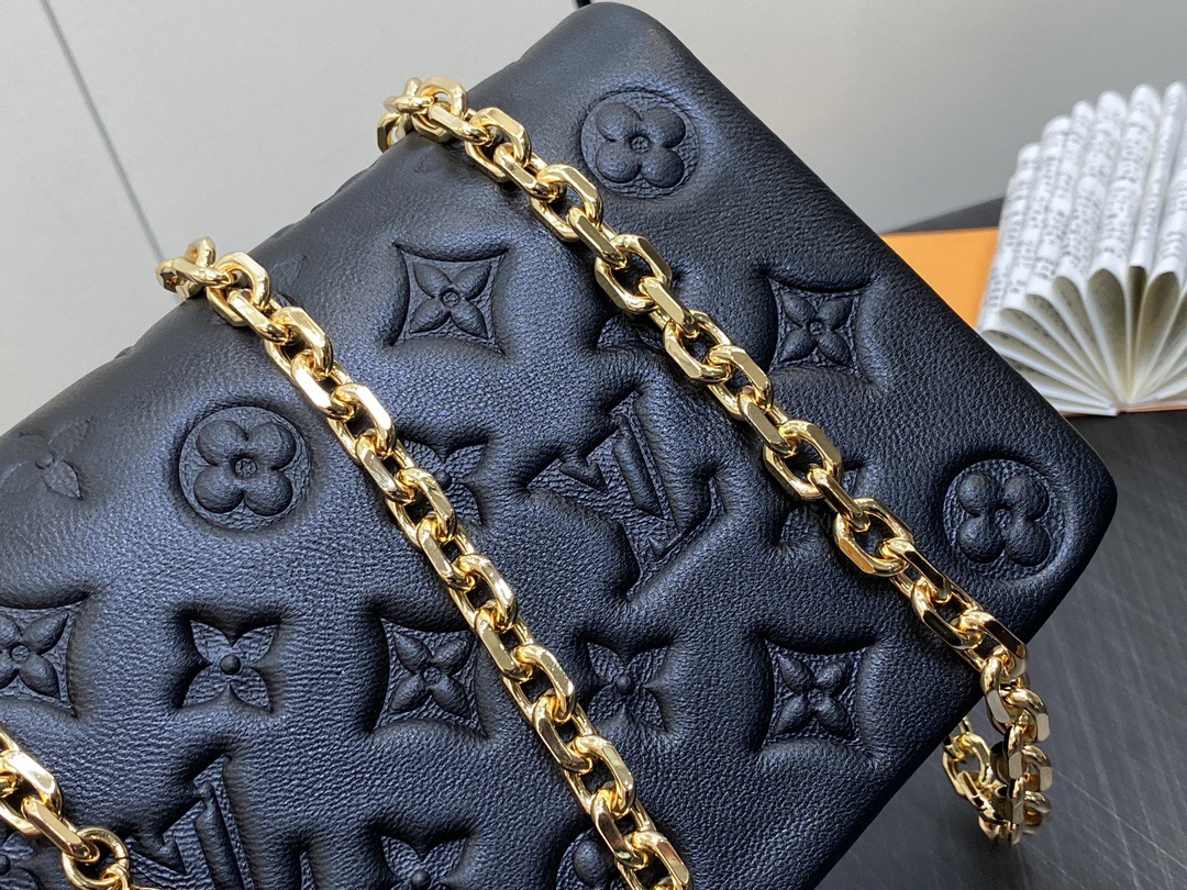 lv l**is V*t*n pochette coussin black m80742 20 x 14 x 8 cm