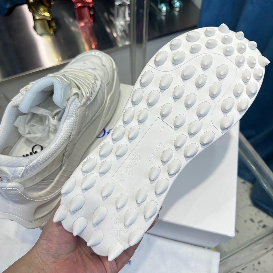 Off White sneaker 2024120401