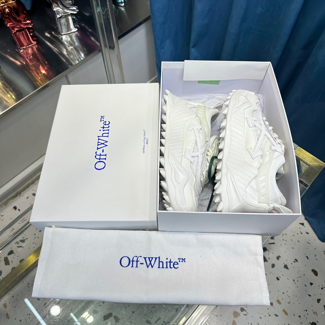 Off White sneaker 2024120401