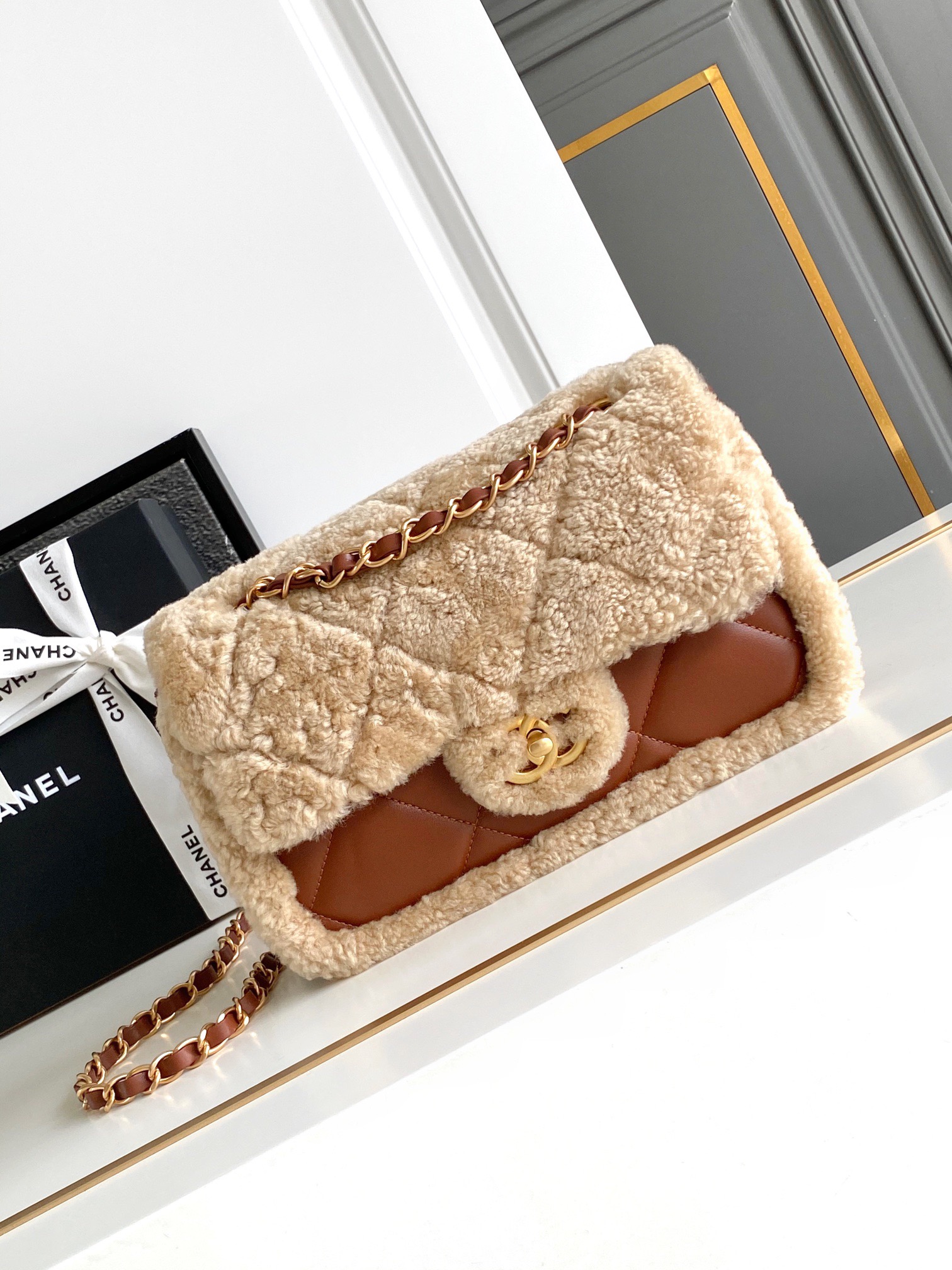 Ch*el 24k teddy cf 23.5*16*7.5cm 2024120401