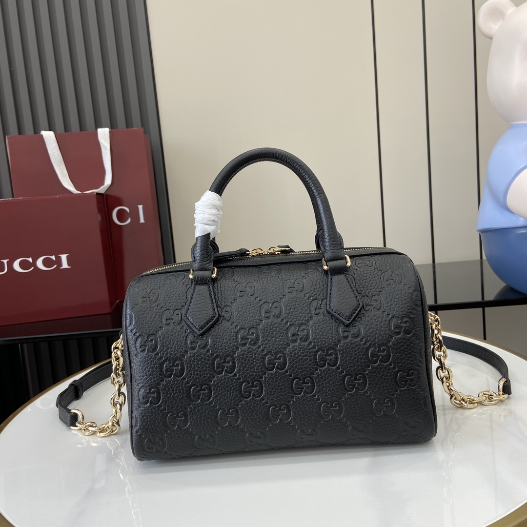 G*u*i gg emblem small top handle bag 25.5x16x14cm