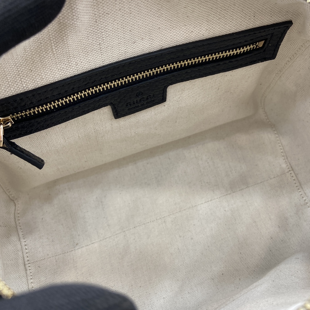 G*u*i gg emblem small top handle bag 25.5x16x14cm