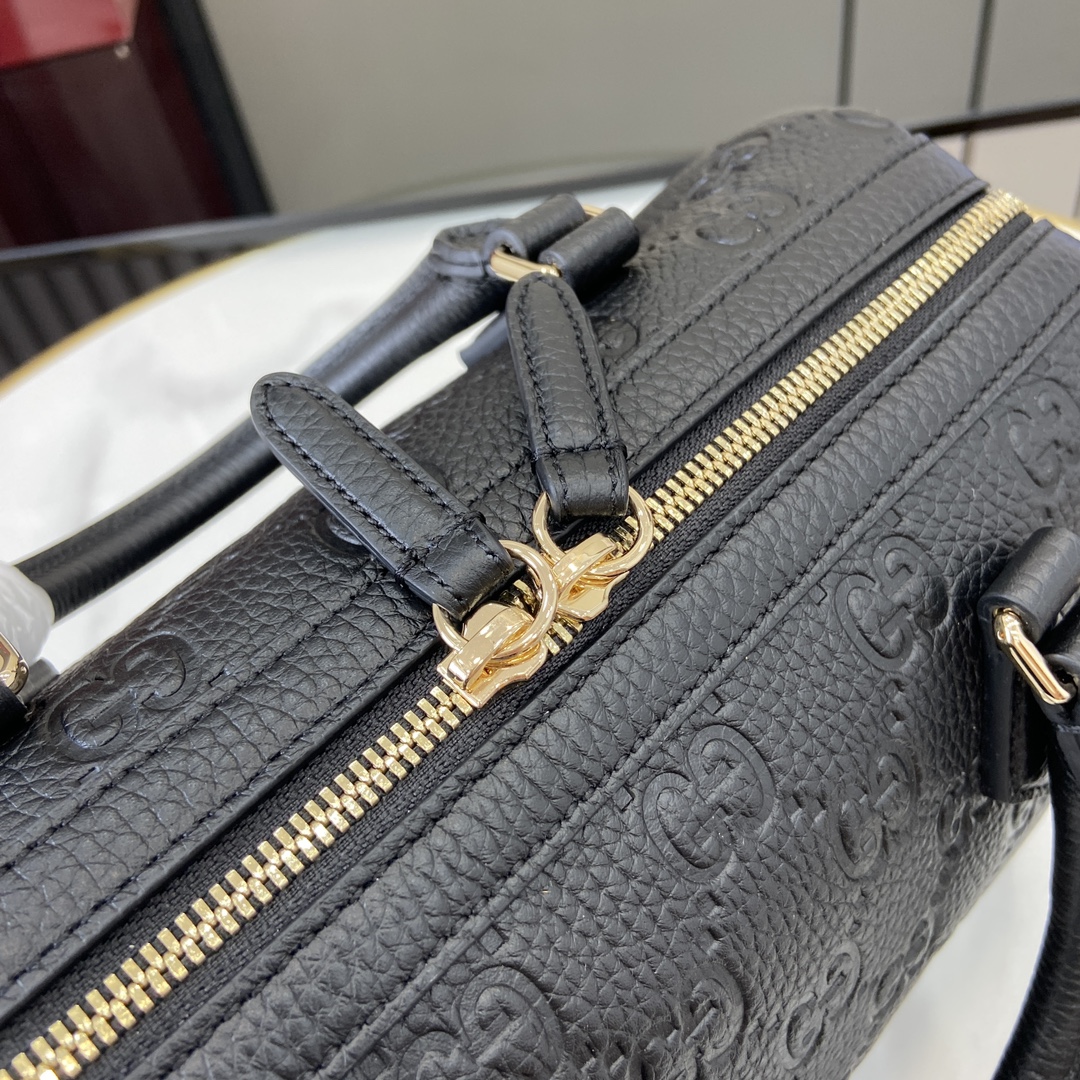 G*u*i gg emblem small top handle bag 25.5x16x14cm