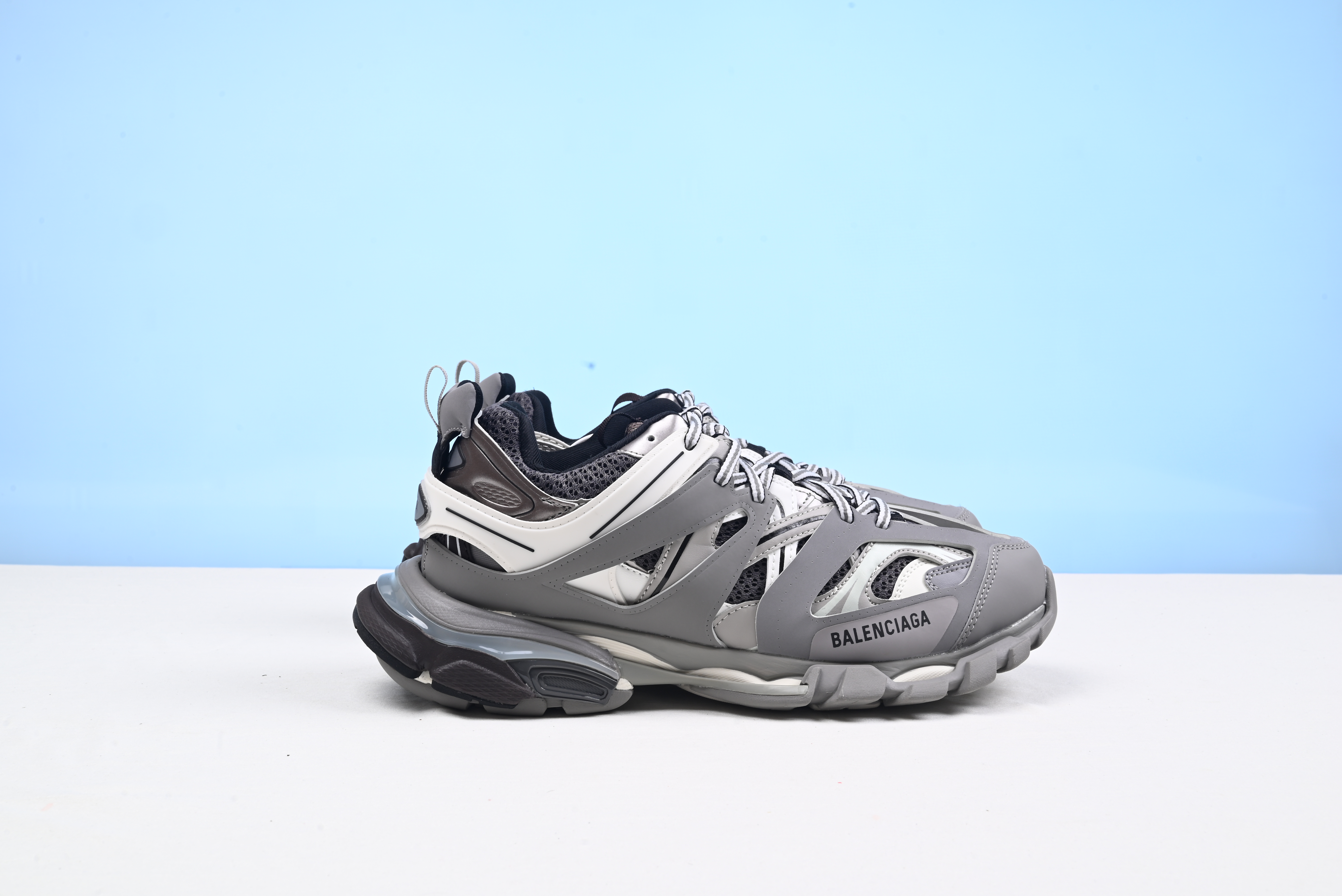 Ba*len*cia*ga track sneaker 2024120501