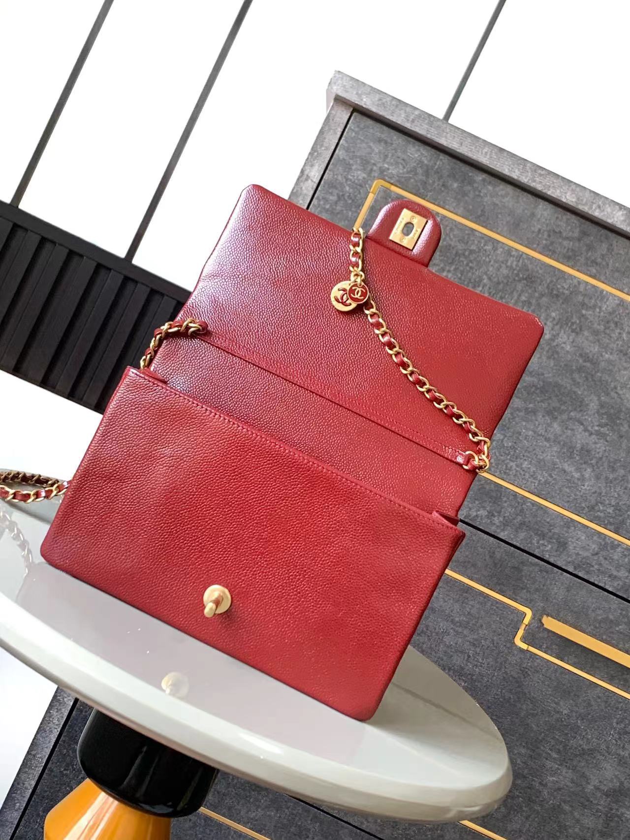 Ch*el small grained shiny calfskin & gold-tone metal flap bag 22cm 2024120601