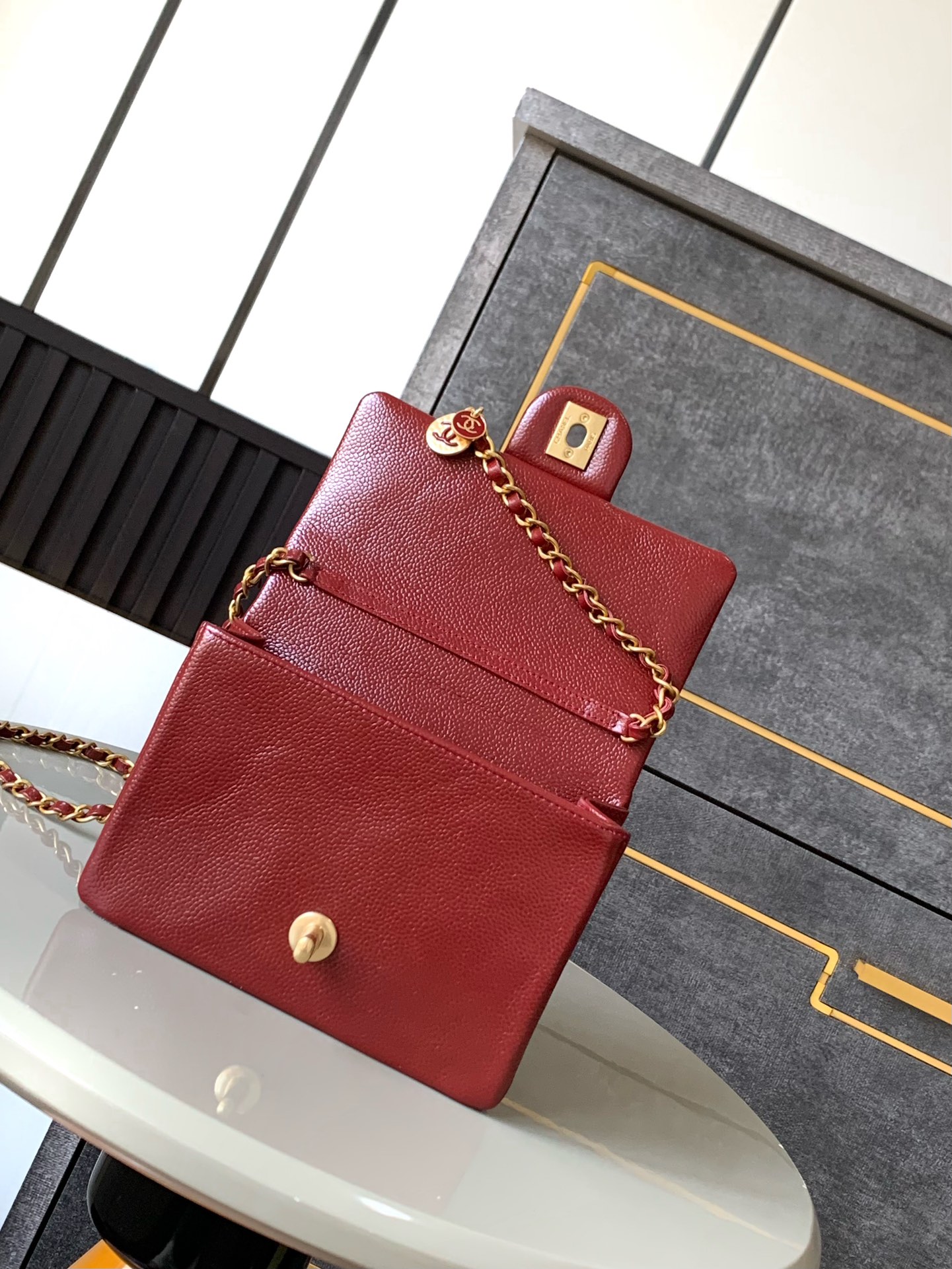 Ch*el mini grained shiny calfskin & gold-tone metal flap bag 17.5cm 2024120603