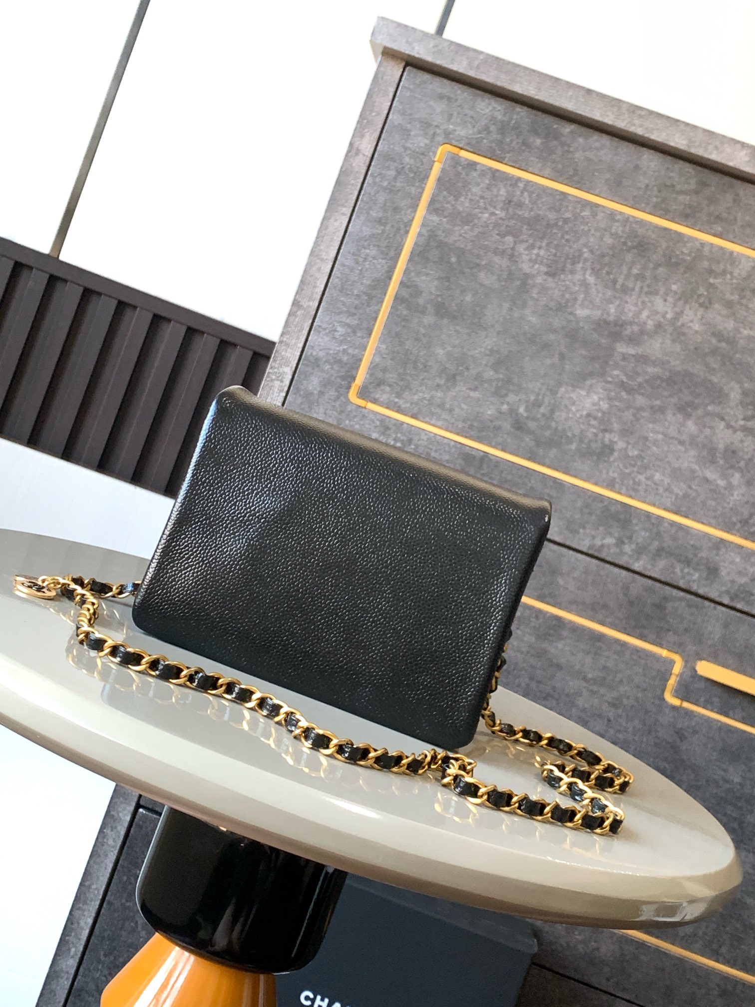 Ch*el mini grained shiny calfskin & gold-tone metal flap bag 17.5cm 2024120604
