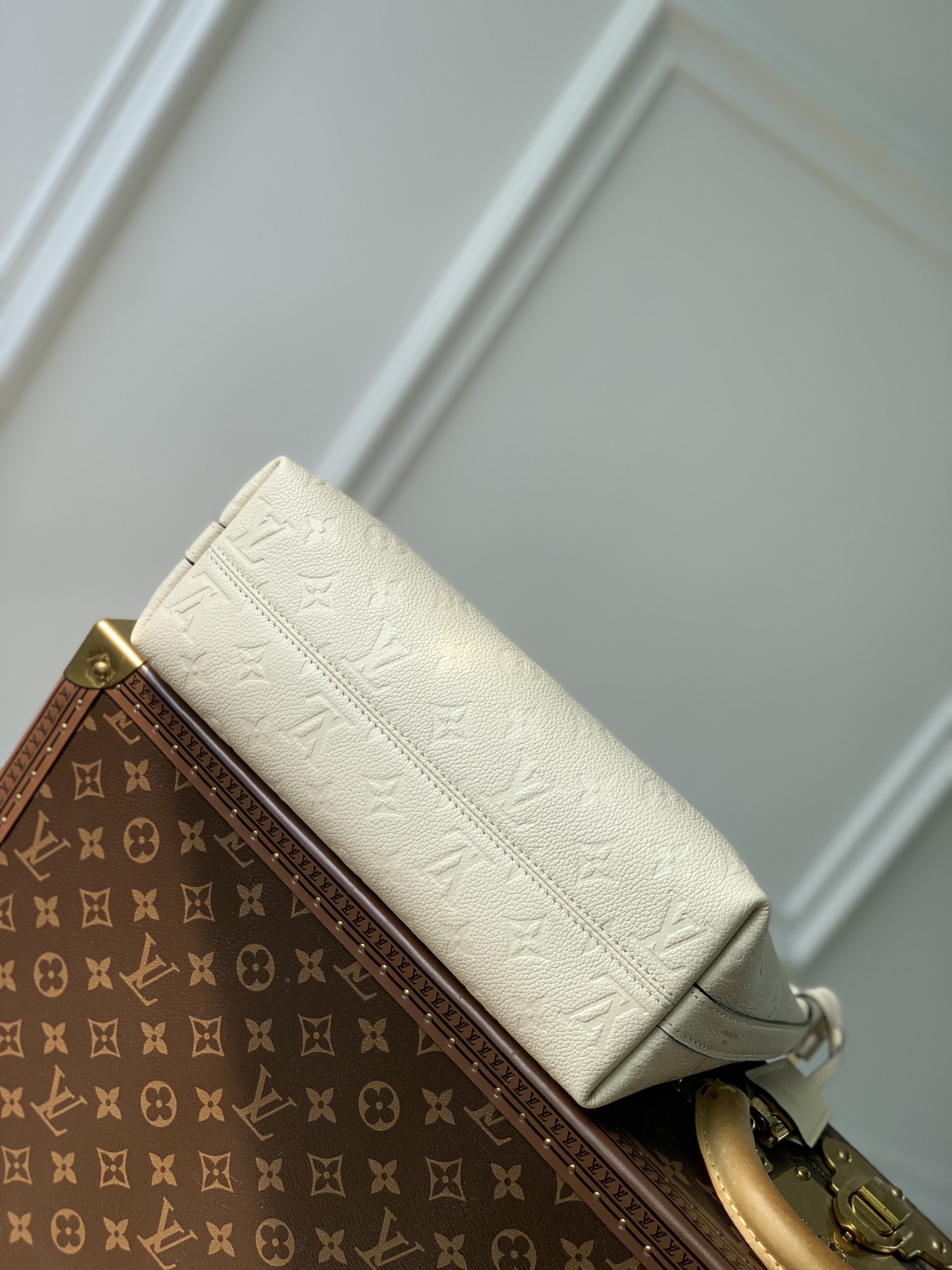 LV Sac Sport Bag 27x22x10.5cm 2024121003