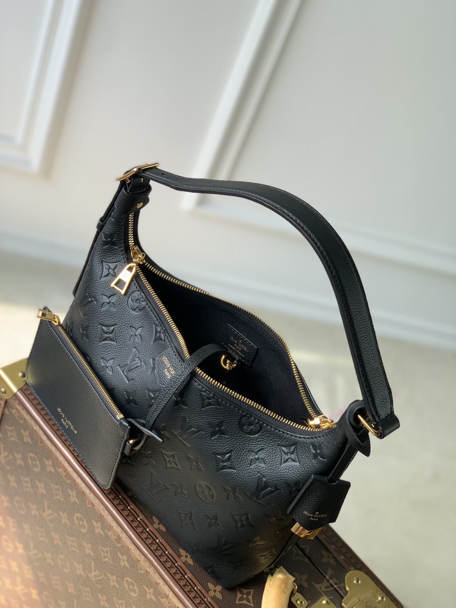 LV Sac Sport Bag 27x22x10.5cm 2024121004